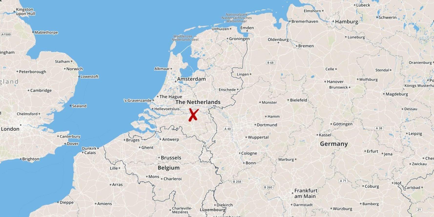 Fyra barn omkom i en tågkrock i Nederländerna.