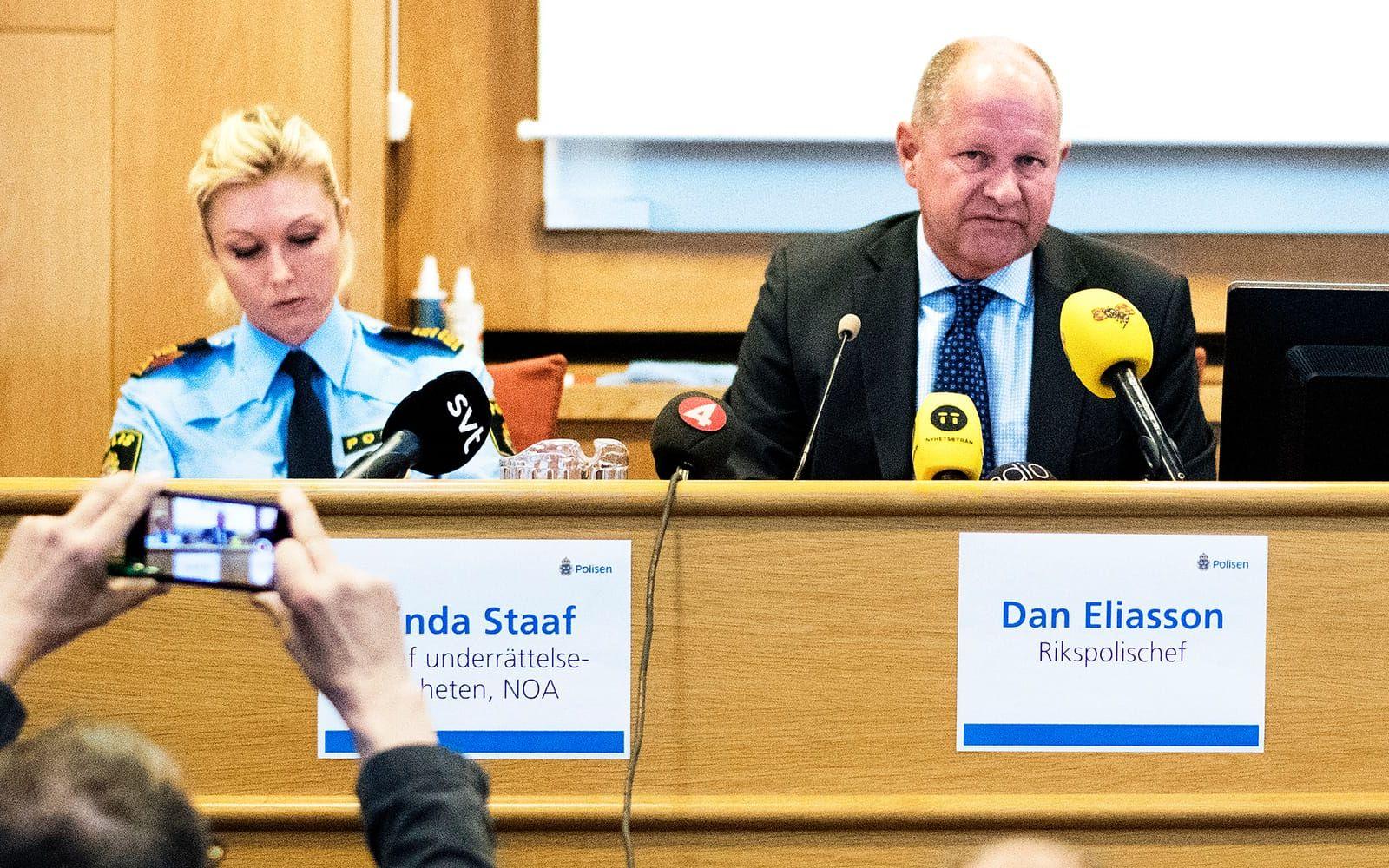 Linda Staaf, chef för underrättelseenheten, NOA, och rikspolischef Dan Eliasson. FOTO: Björn Larsson Rosvall
