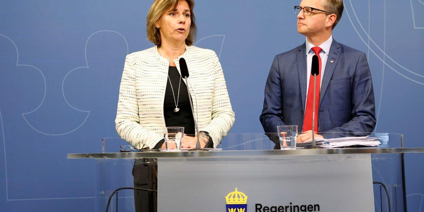 Klimatminister Isabella Lövin (MP) och näringsminister Mikael Damberg (S).
