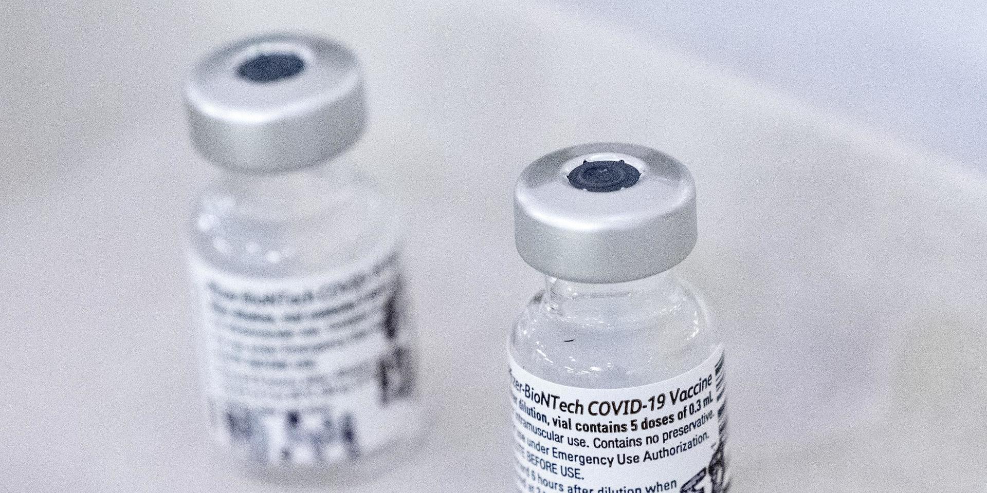 Sverige räknar nu med dubbelt så många doser av Pfizer och Biontechs vaccin.