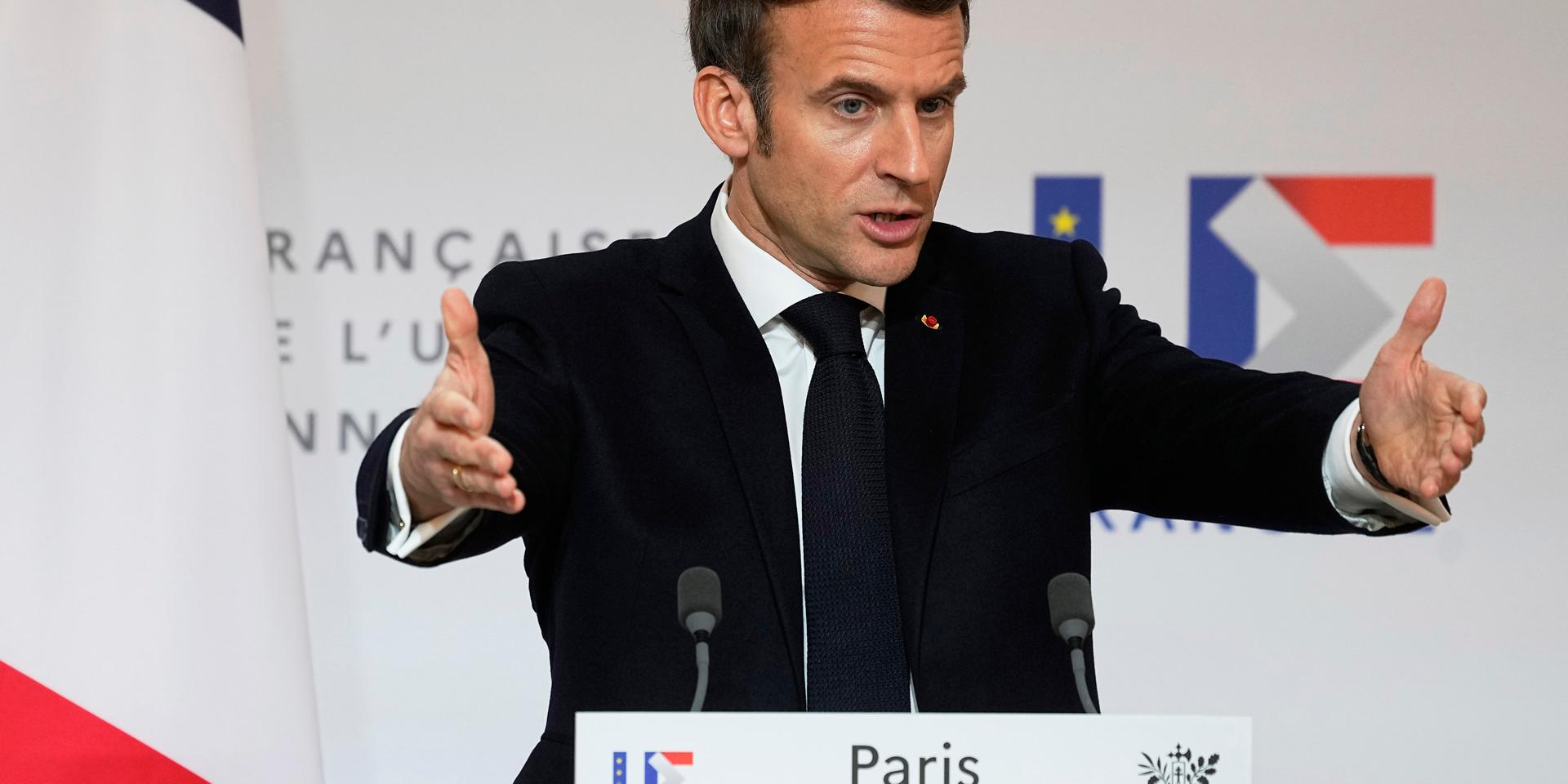”Vad gäller de ovaccinerade, så vill jag verkligen jävlas med dem”, sa presidenten Emmanuel Macron till tidningen Le Parisien.