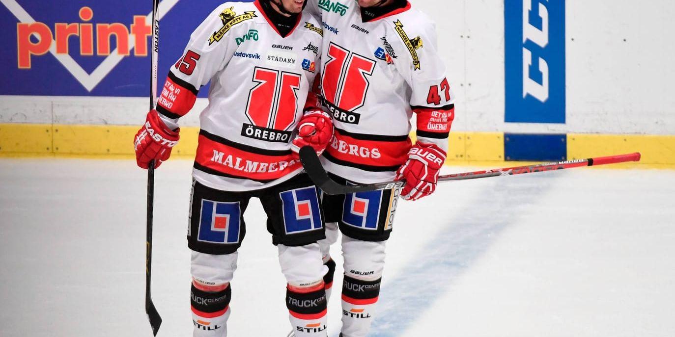 Kalle Olsson, till vänster, gjorde Örebros segermål mot Leksand. Arkivbild.