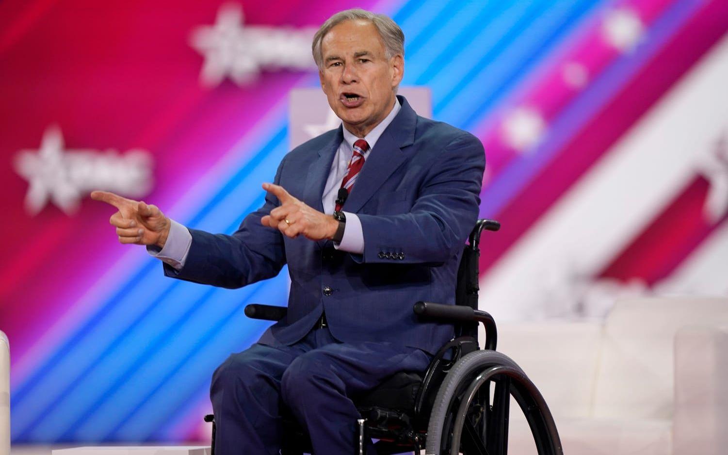 Texas republikanske guvernör Greg Abbott talar om en 'invasion' av migranter vid USA:s södra gräns. Arkivbild.