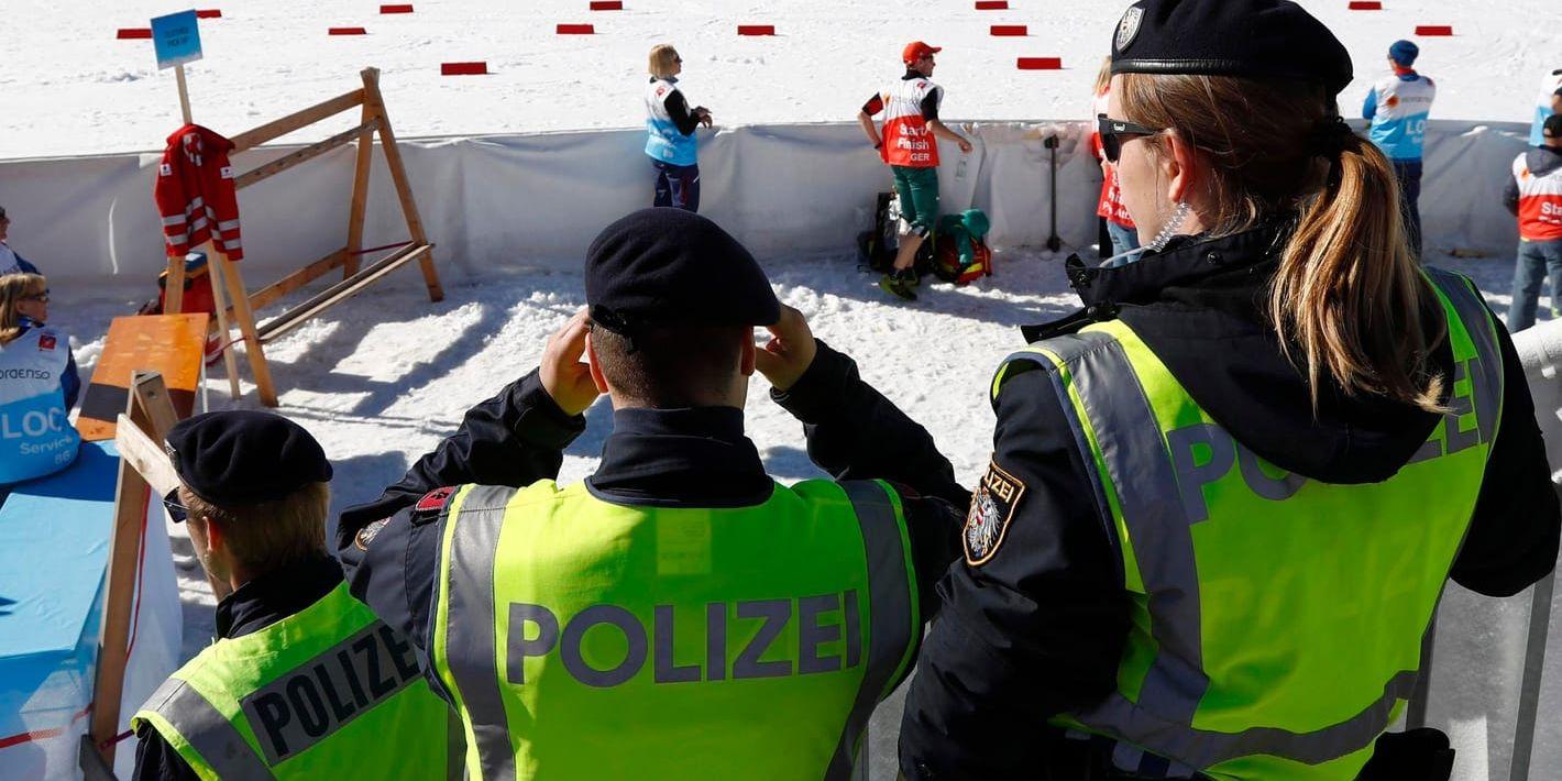 Österrikisk polis på plats under skid-VM i Seefeld. Arkivbild.