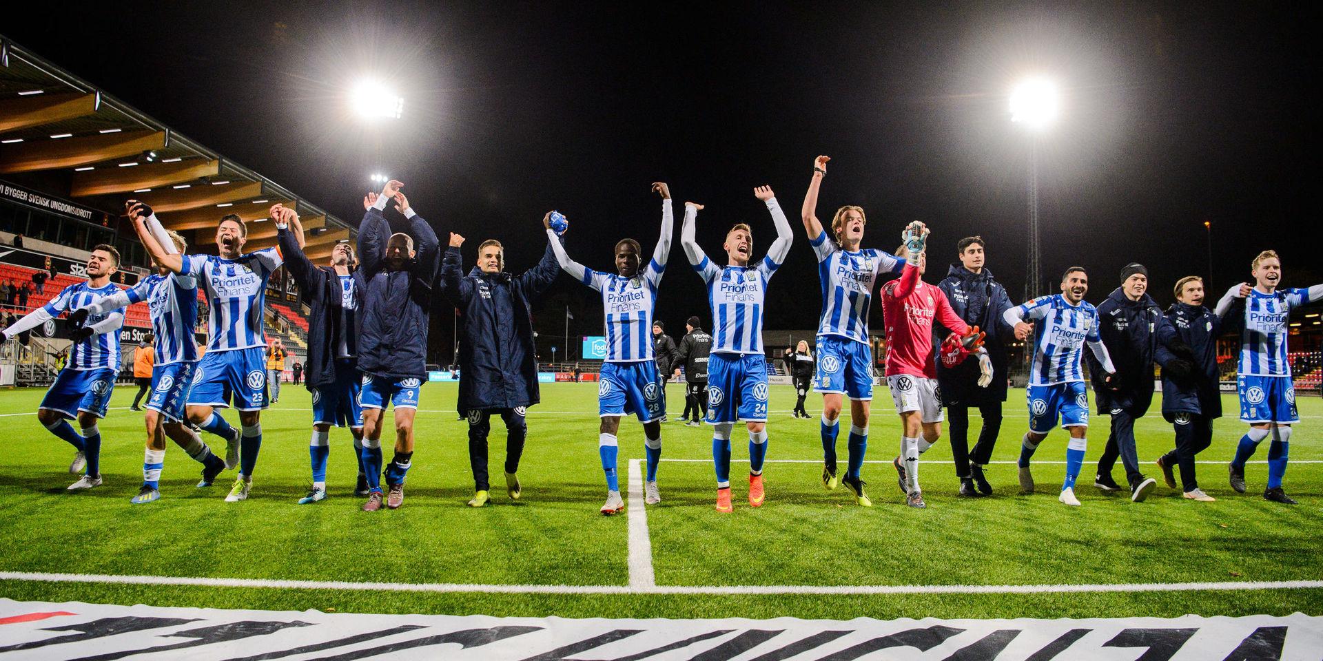 181022 IFK Göteborgs spelare jublar efter en fotbollmatchen i Allsvenskan mellan Brommapojkarna och IFK Göteborg den 22 oktober 2018 i Stockholm.Foto: Simon Hastegård / Bildbyrån / Cop 118