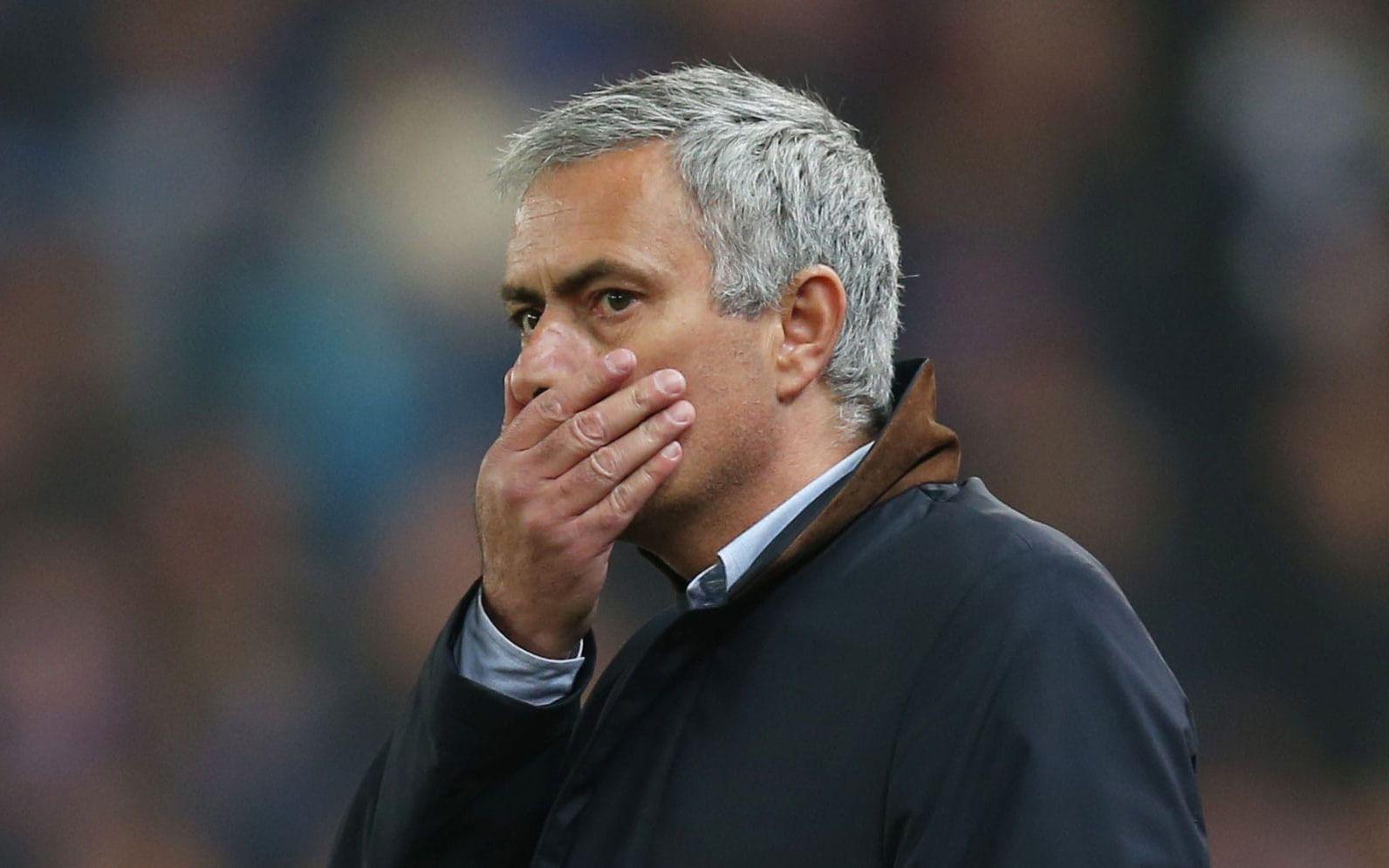 José Mourinho vann ligan med Chelsea 2014-2015, den här säsongen gick det inte lika bra och portugisen fick lämna jobbet. Foto: Bildbyrån