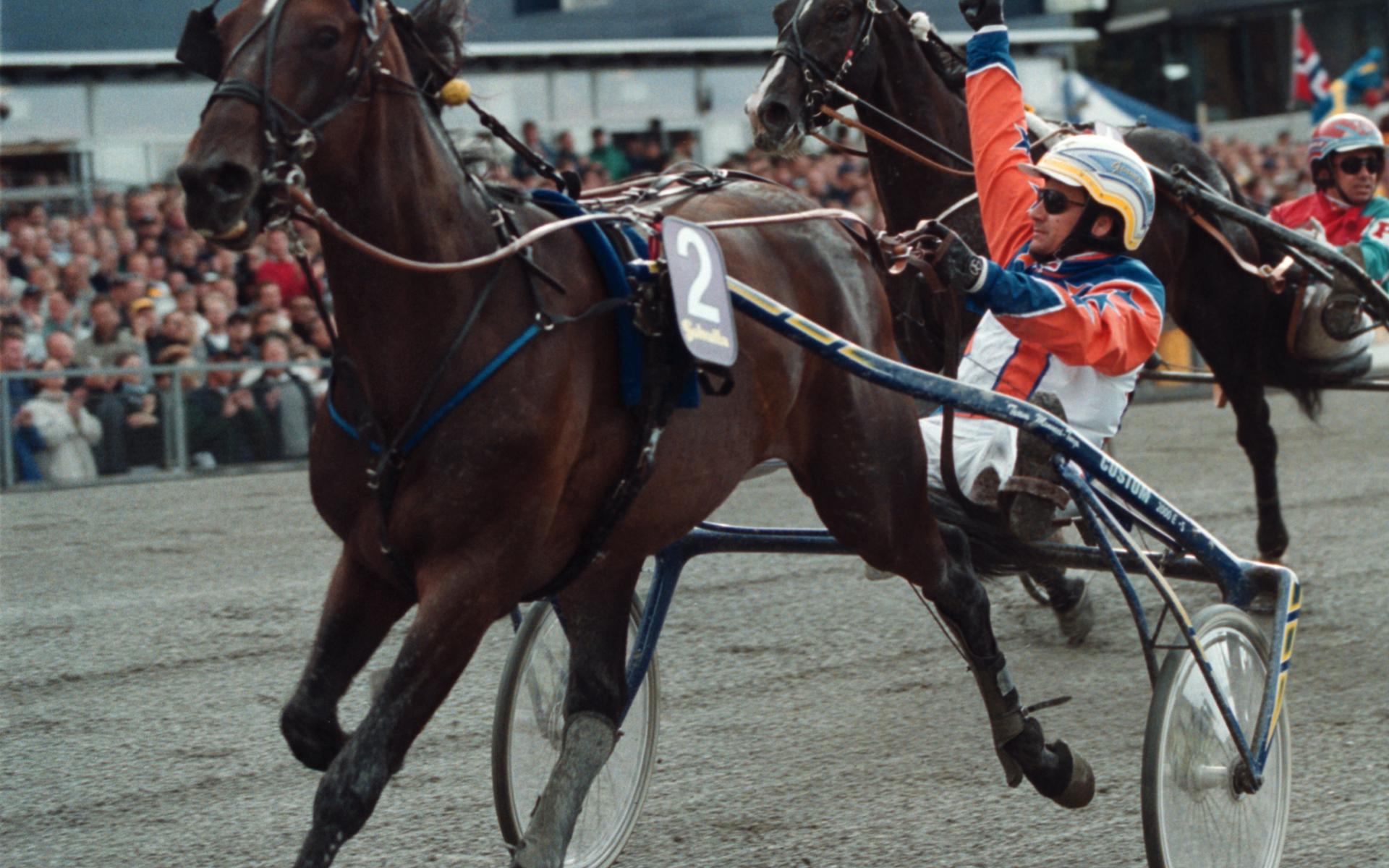 Gianpaolo Minnucci tog hem Elitloppet med italienska varmblodshingsten Varenne 2001. Varenne är en av nio hästar som vunnit Elitloppet två gånger.