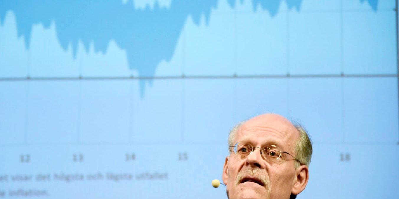 Riksbanken har ett inflationsmål på 2 procent och växelkursen är rörlig svarar Stefan Ingves när han får kritik för att hans massiva penningpolitiska stimulanser har bidragit till att försvaga den svenska kronan. Arkivbild