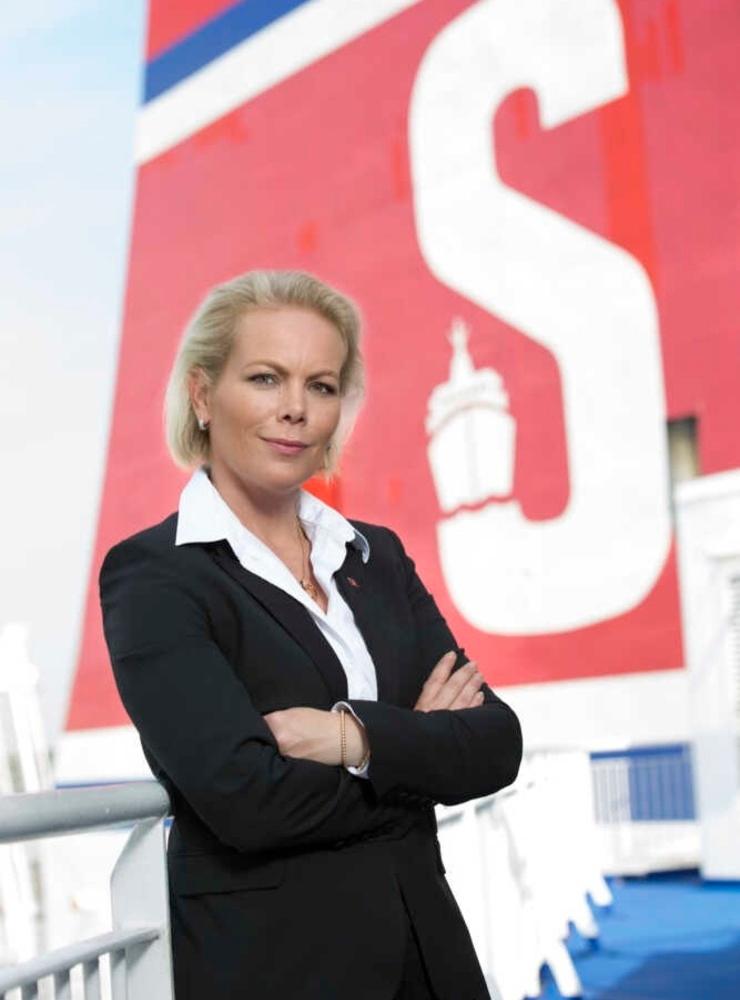 Annika Hult, ny vice-vd för Stenakoncernen ser trots de stora förlustsiffrorna ljusningar i framförallt oljeborrning- och fraktverksamheten. 