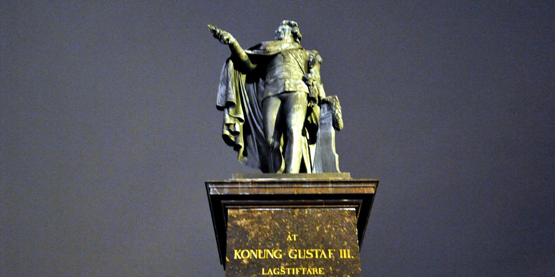 Akademiens beskyddare. Gustav III grundade Svenska Akademien. Men snart har magin pyst ut helt.