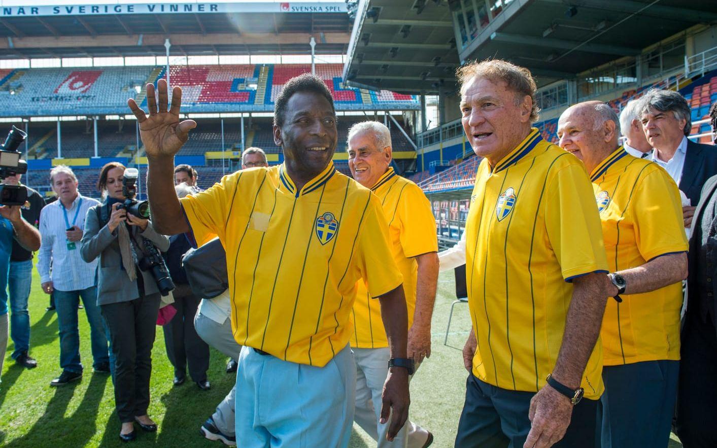 Pelé och Mazzola besöker Råsunda 2012 – 54 år efter Brasiliens VM-finalseger mot Sverige.