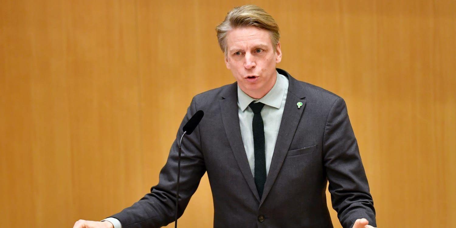 Miljöpartites språkrör Per Bolund (MP) under dagens partiledardebatt i riksdagen.
