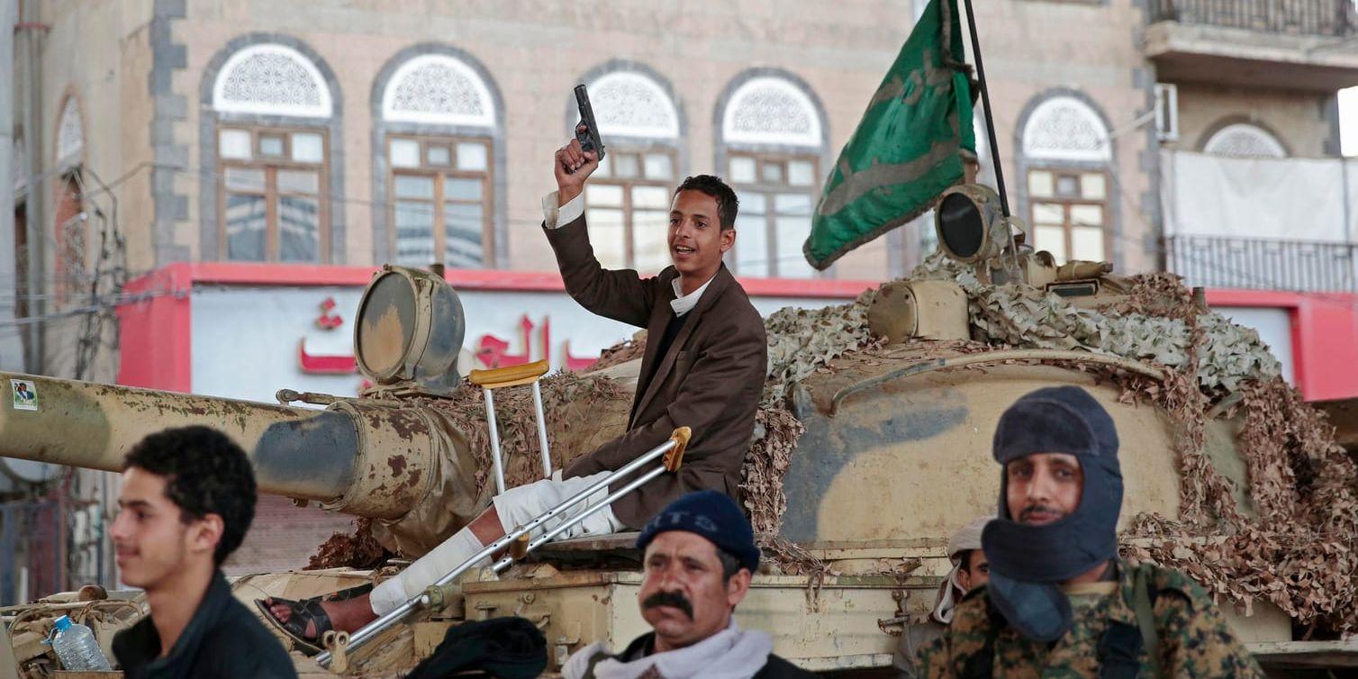 Huthi-krigare i Jemens huvudstad Sanaa på måndagen.