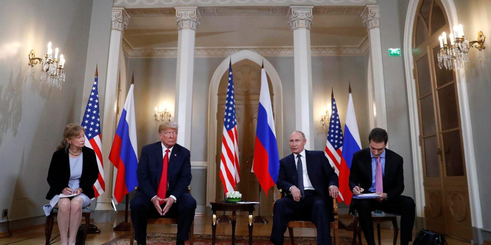 USA:s president Donald Trump med sin ryske motpart Vladimir Putin under mötet vid presidentpalatset i Helsingfors i juli.