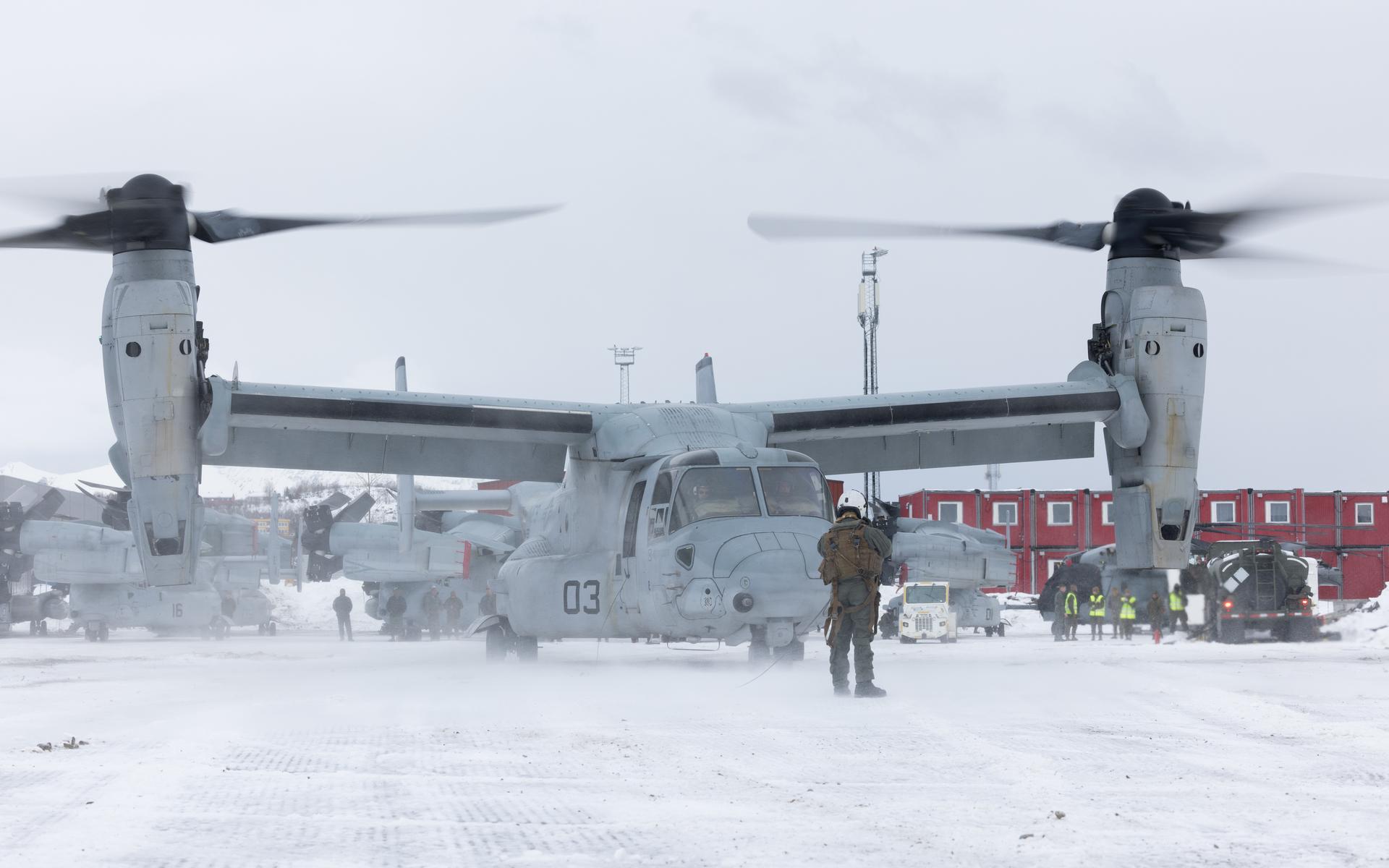 Norska försvaret har släppt bilder på det saknade Osprey-planet, tagna i februari.