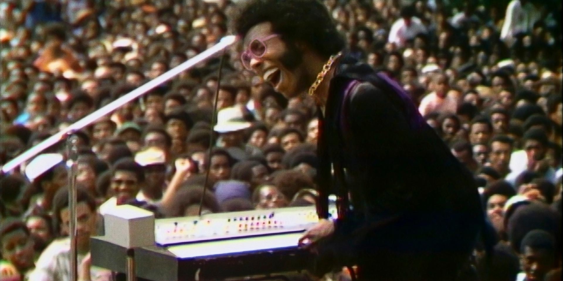 Sly Stone på Harlem Cultural Festival 1969, från dokumentären 'Summer of soul.' Pressbild.