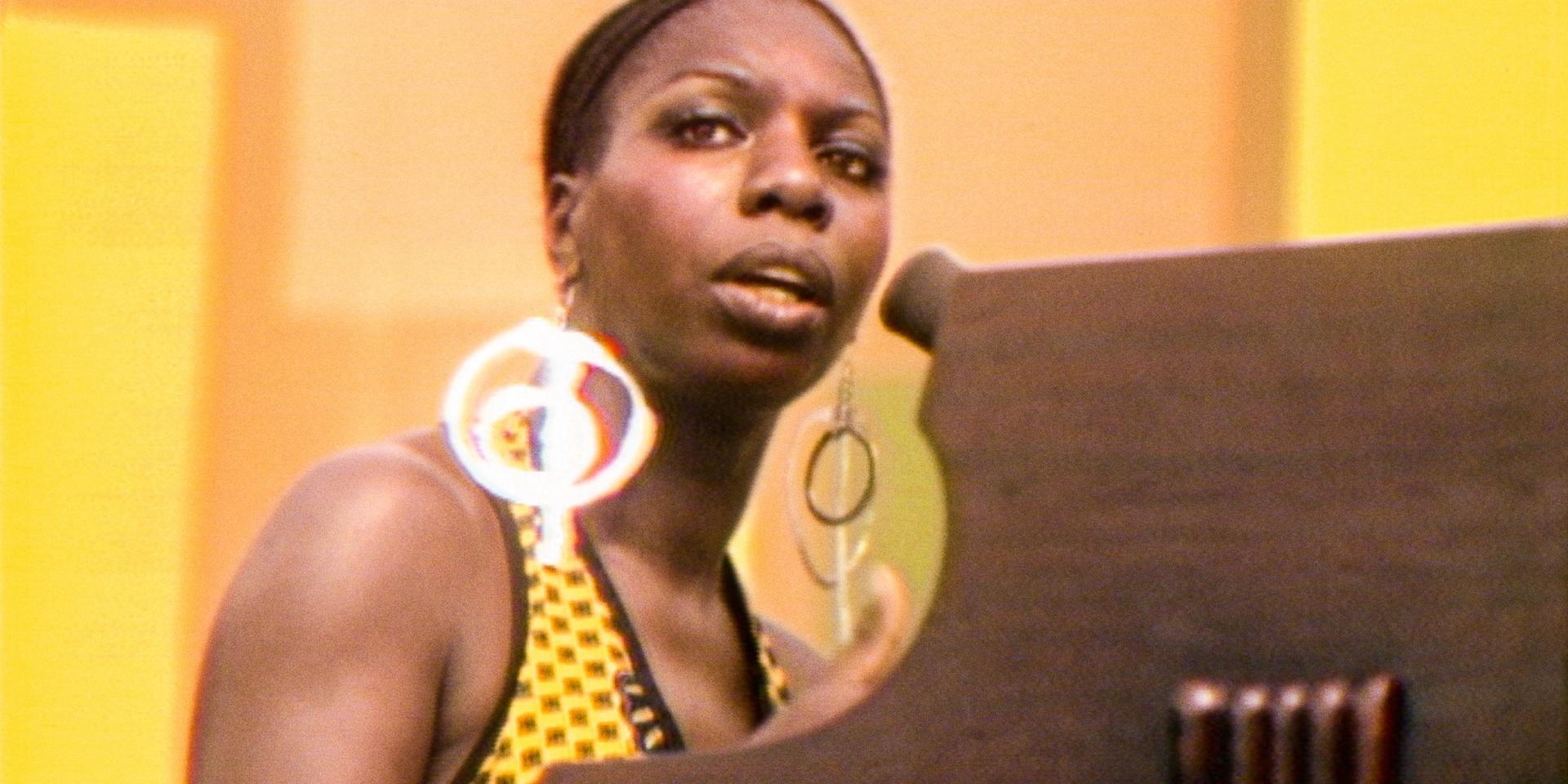 Nina Simone i toppform på Harlem Cultural Festival 1969 i konsertfilmen 'Summer of Soul'. Pressbild.