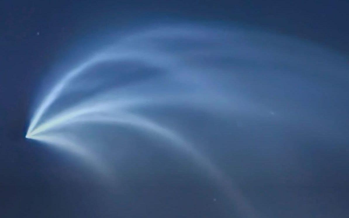 Under natten mot fredagen kunde Umeåborna skåda ett strålkastar-liknande ljus breda ut sig över himlen.