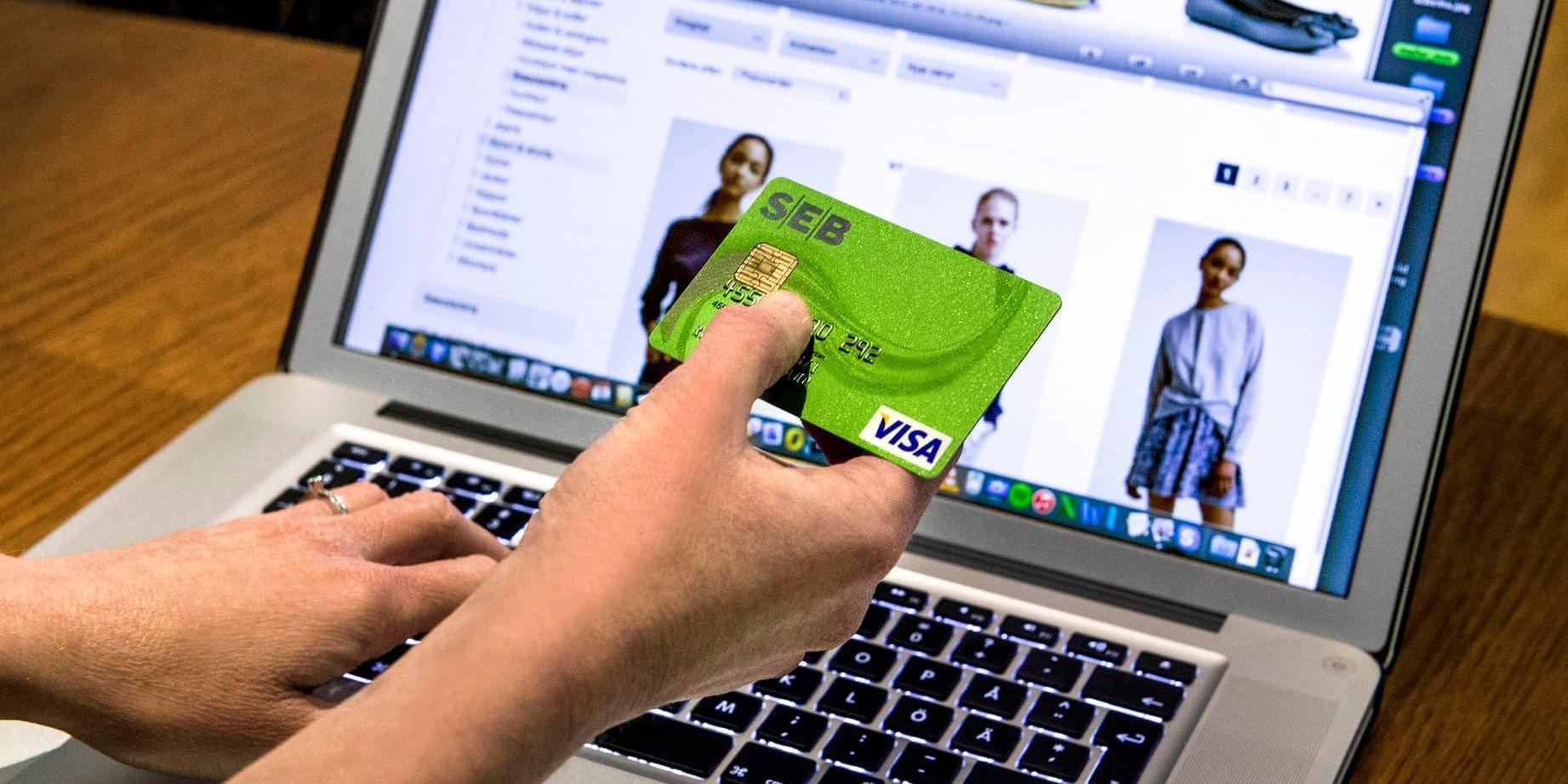 En svensk man finns bland de totalt 95 personer som misstänks för kreditkortsbedrägerier runtom i Europa. Arkivbild.