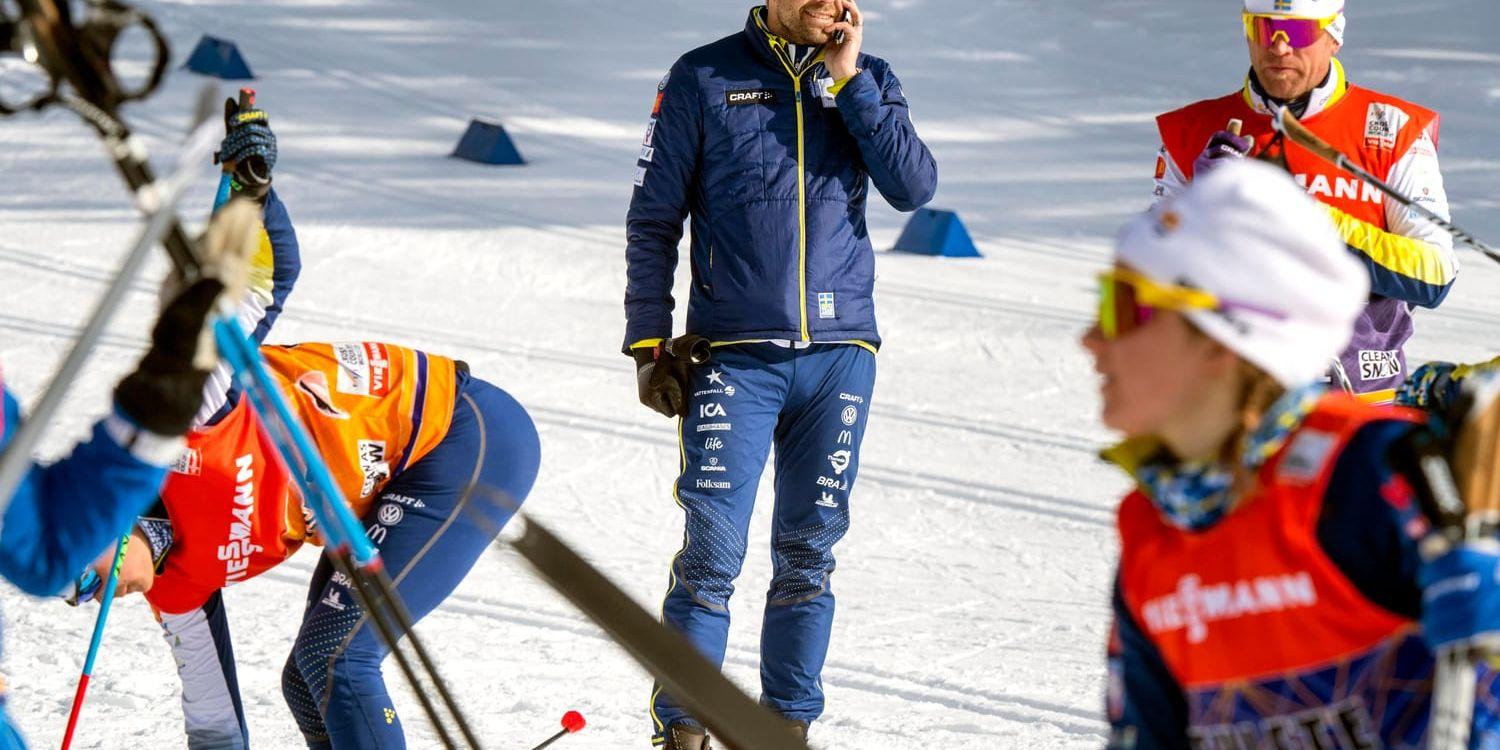 Förbundskaptenen Rikard Grip under världscupfinalen i Falun.