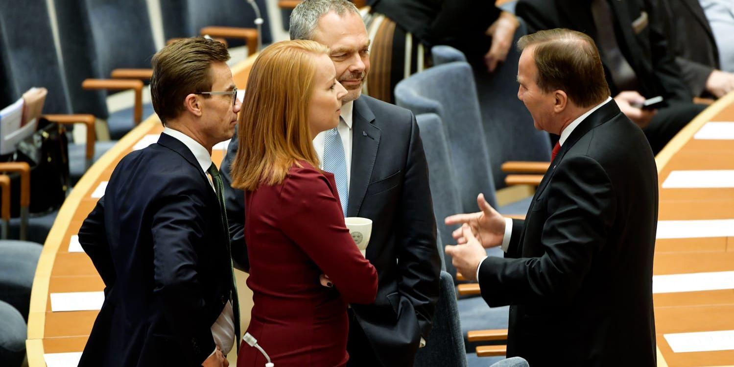 Centerpartiets ledare Annie Lööf och Liberalernas partiledare Jan Björklund är centrala för regeringsbildningen. 