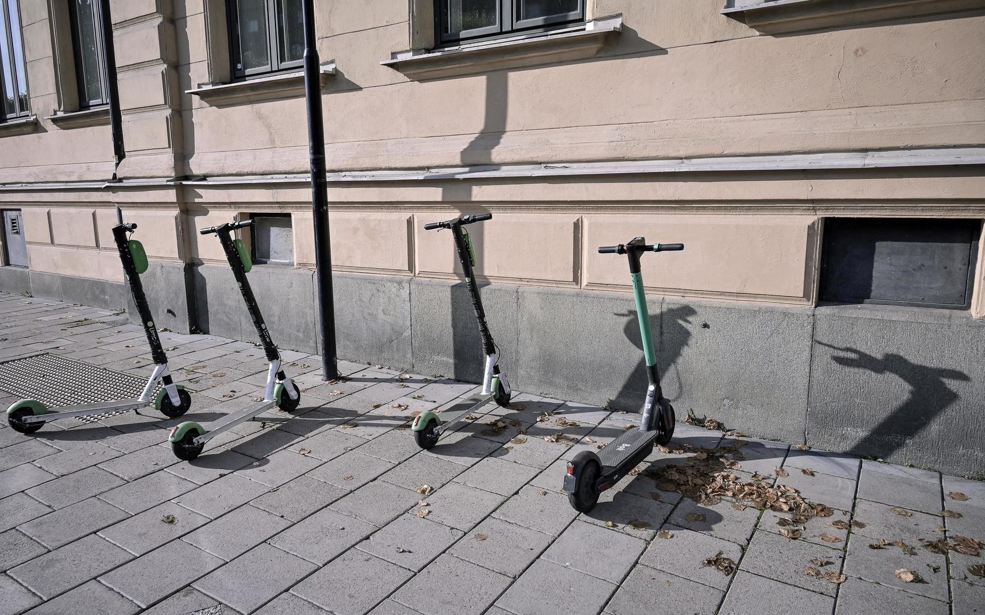 Med den nya lagen införs ett böter på 3 000 norska kronor om man är fler en person på en elsparkcykel.