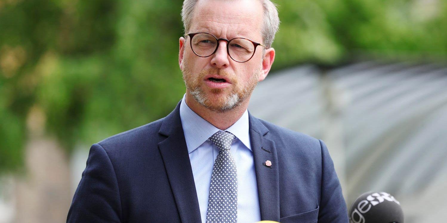 Inrikesminister Mikael Damberg (S) på besök i Linköping var skakad efter att ha sett skadorna som explosionen i förra veckan orsakade.