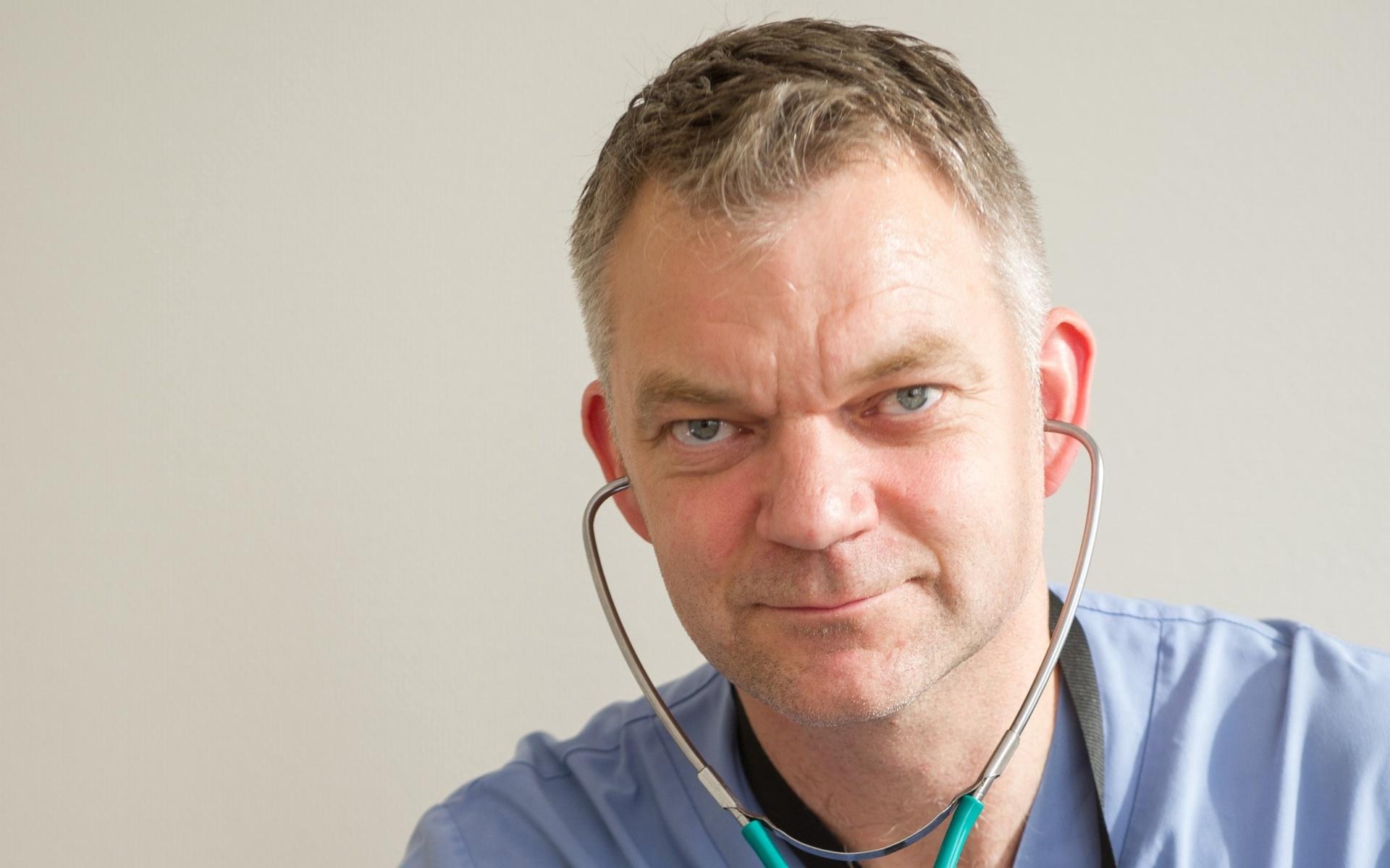 Peter Bergman, läkare och forskare vid Karolinska institutet som har lett den kliniska delen av studien i Sverige och identifierade gendefekten hos de två bröderna som blev allvarligt sjuka i covid-19. Arkivbild.