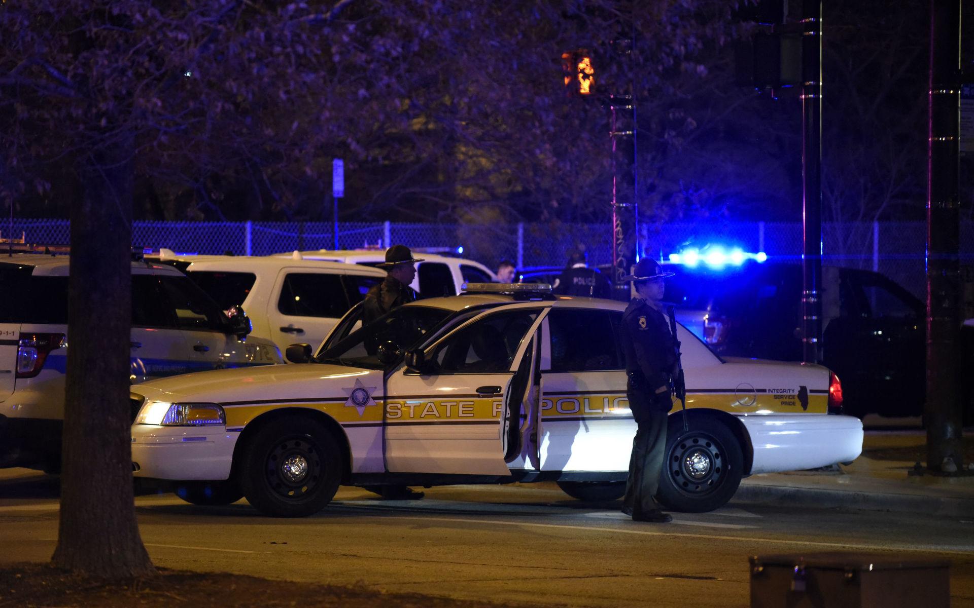 Chicago-polisen sökte igenom hela sjukhusområdet under och efter skottdramat. 