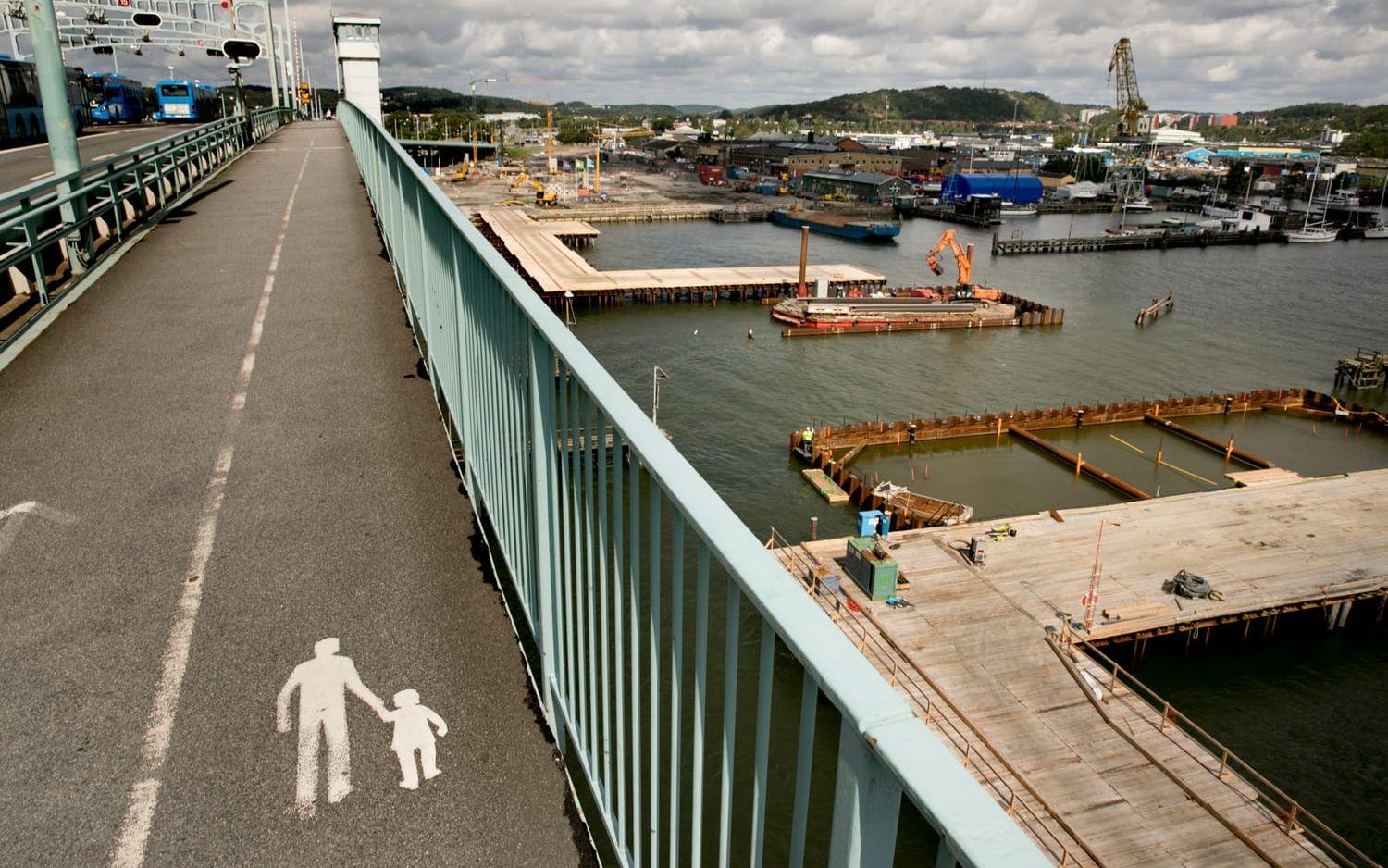 Vyn från Göta älvsbron från Göteborgssidan. Göta älvbron planeras att börja rivas hösten 2021 och rivningen kommer ta cirka ett år. Bild: Per Wahlberg
