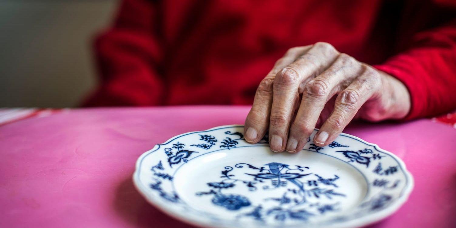 För att minska ensamhet och undernäring bland äldre ska nu Göteborg införa måltidsvänner.