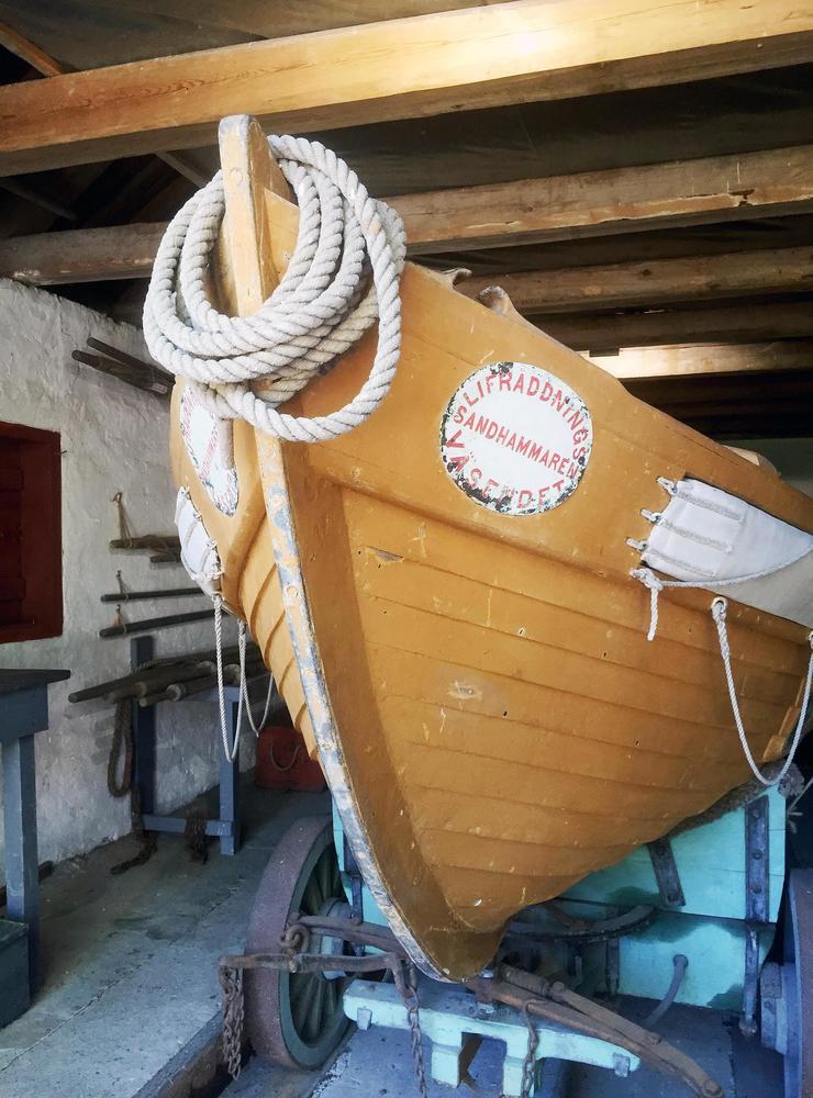 Sveriges äldsta räddningsbåt, osänkbar i ek på ek och byggd i Köpenhamn 1855.