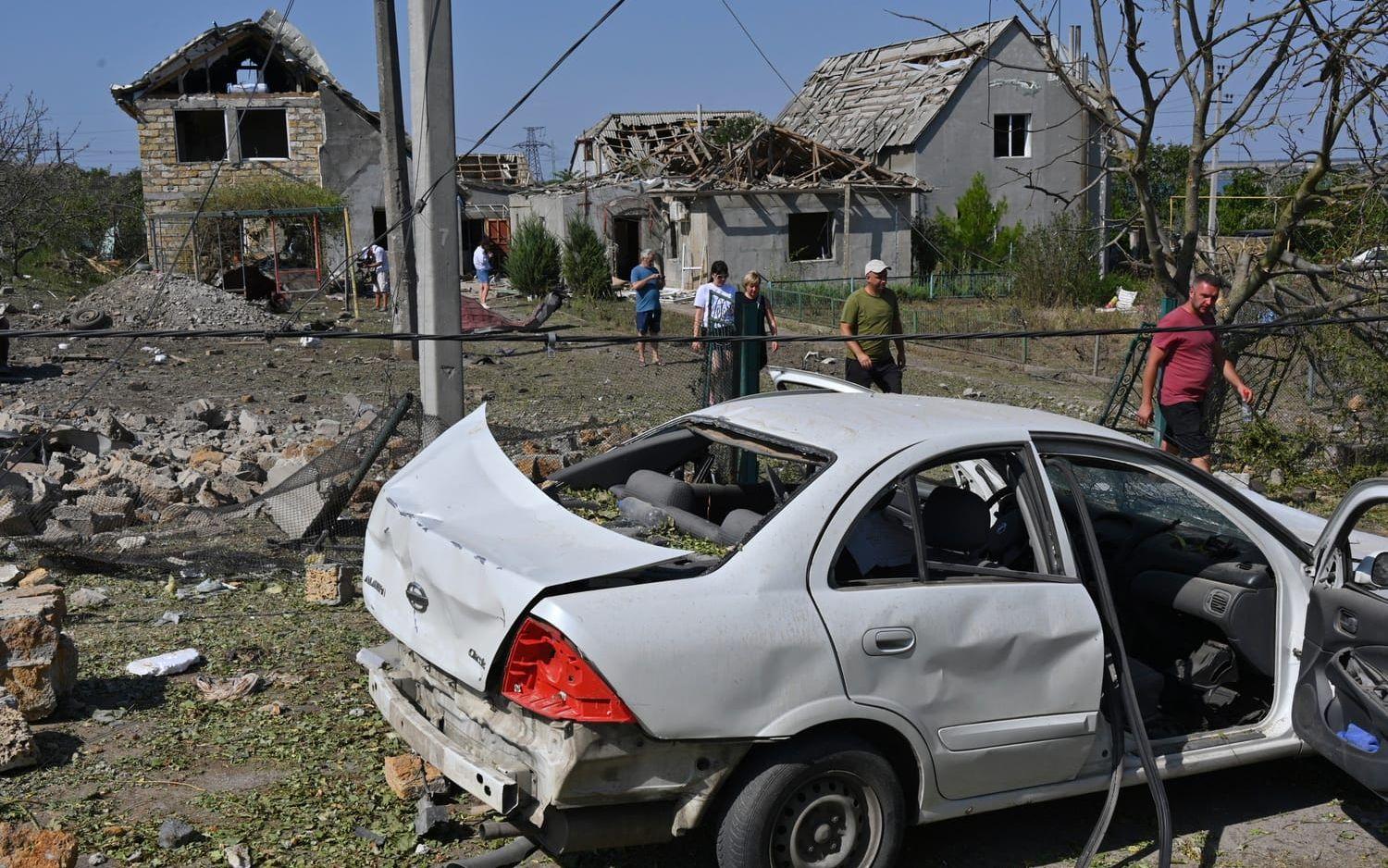 Efter måndagens massiva ryska attacker från luften mot ukrainska mål ljöd flyglarmen åter i Ukraina natten till tisdagen. Bilden togs i Usatove nära Odessa på måndagen.