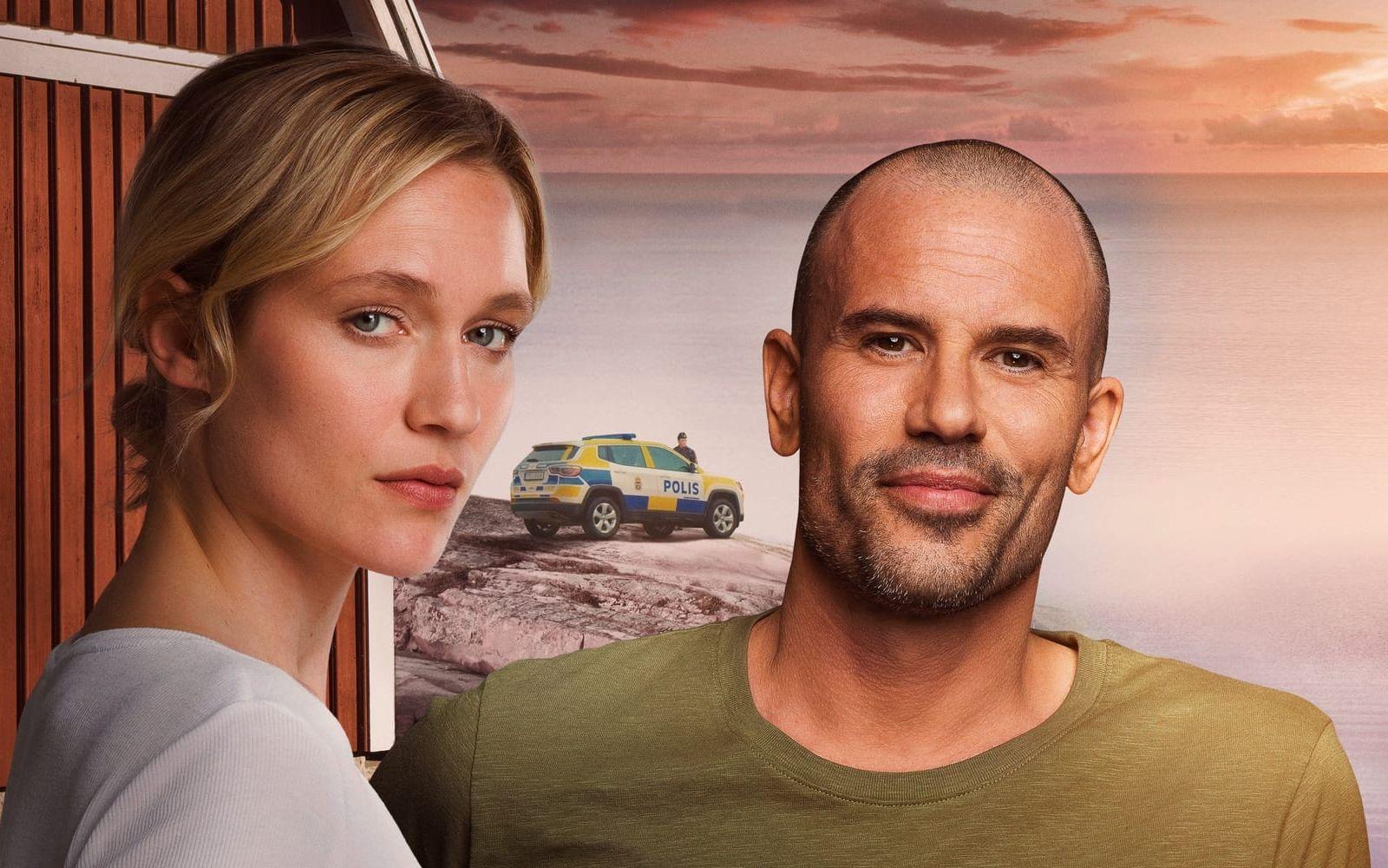 Disa Östrand som polisen Johanna och Martin Stenmarck som ungdomskärleken Danne i 'Lyckoviken. Pressbild.