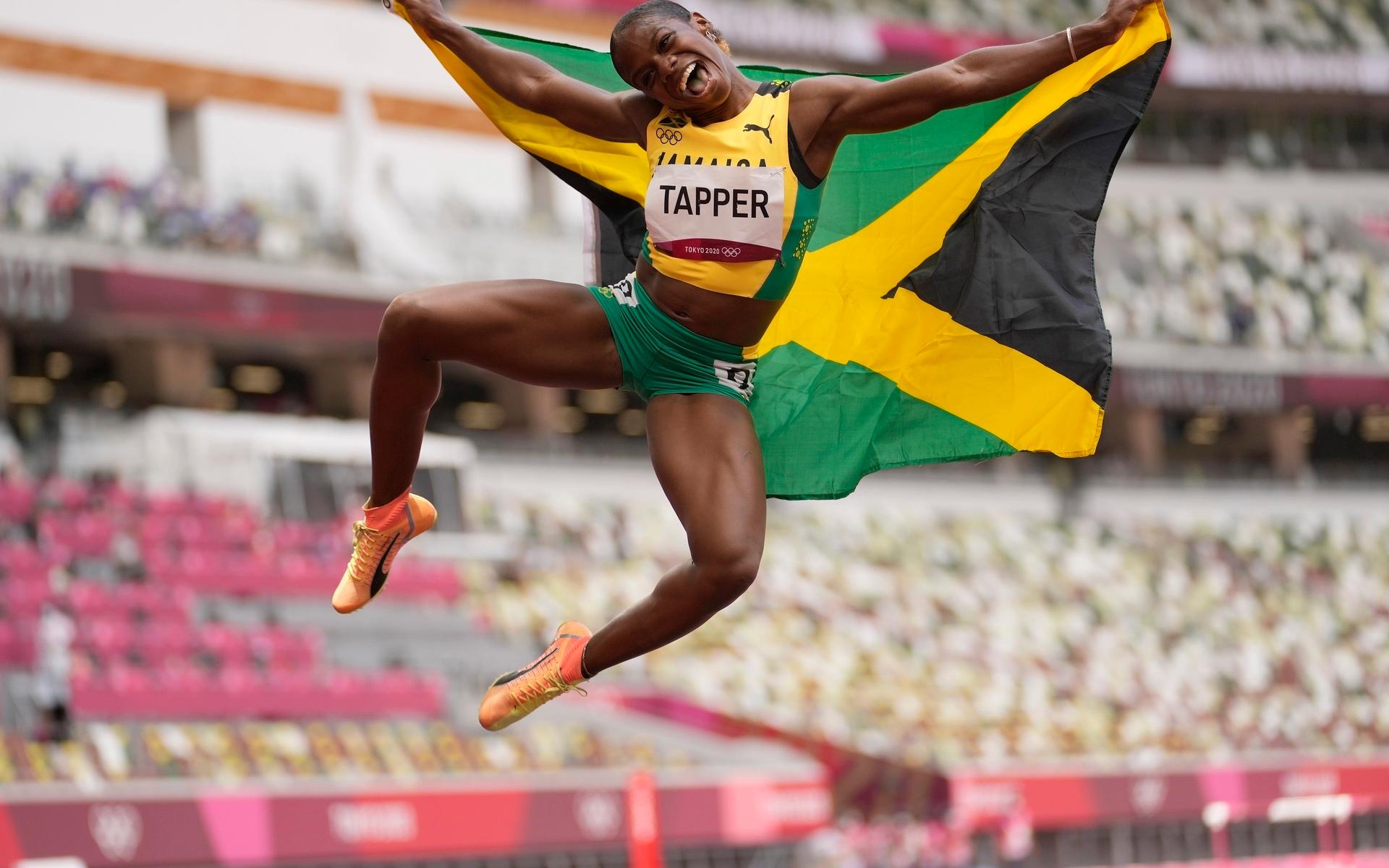 Jamaicas Megan Tapper jublar över sitt brons i 100 meter häck.
