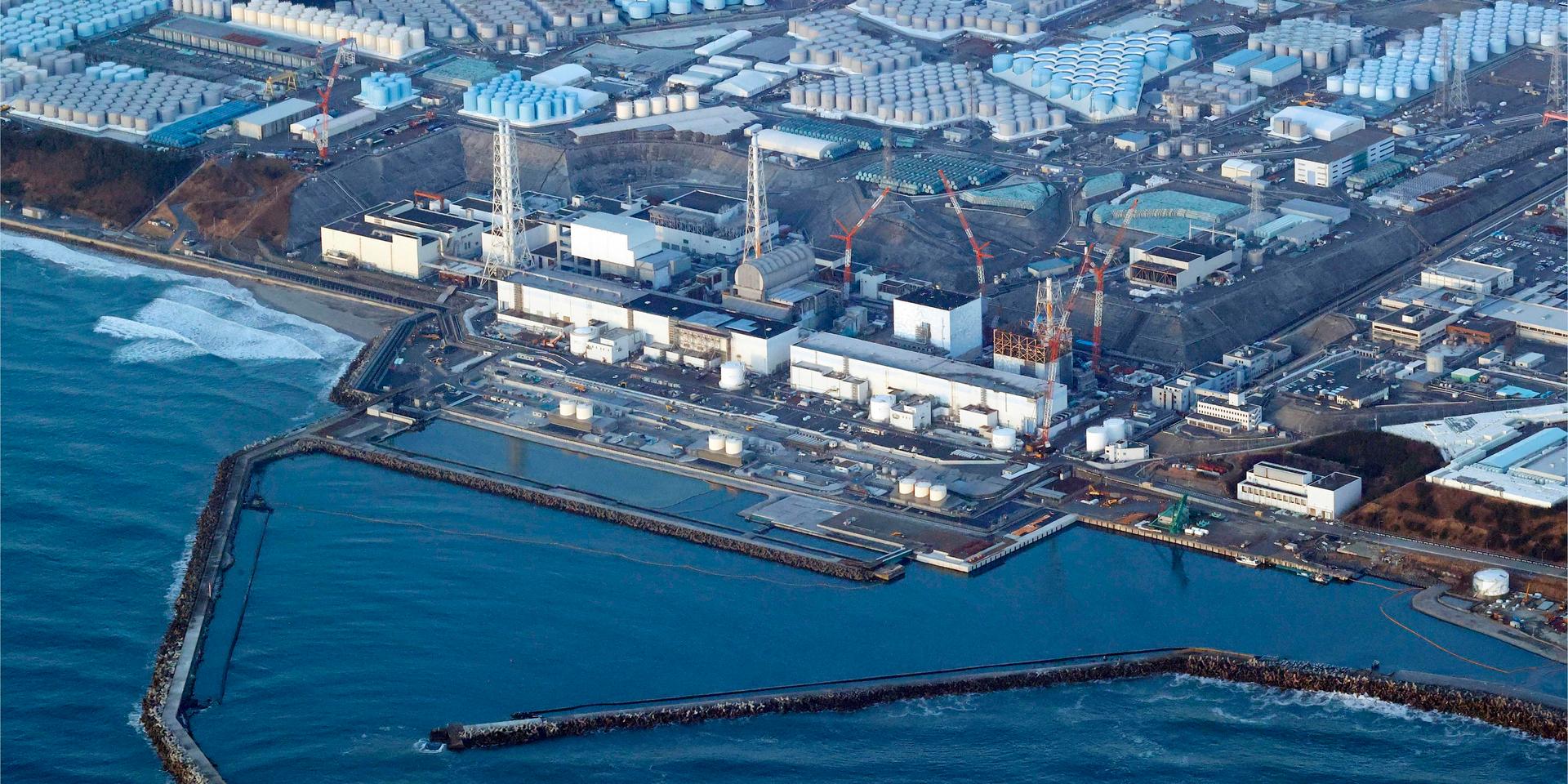På fredagen godkände Japans kärnkraftsmyndigheter en plan för att släppa ut vatten från det havererade kärnkraftverket Fukushima Dai-ichi.