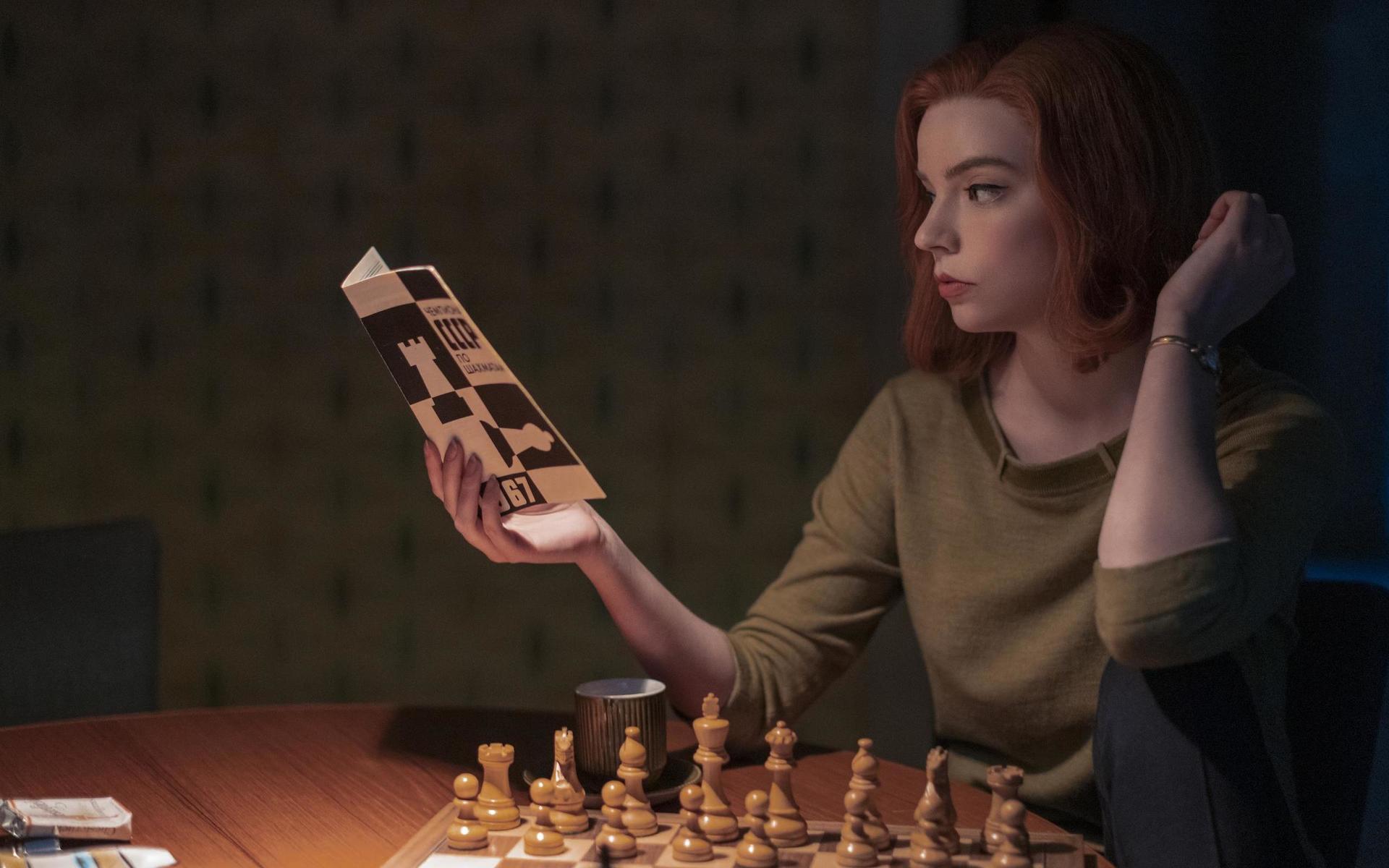 Anya Taylor-Joy som schackgeniet Beth Harmon i Netflix-serien ”The queens gambit”. 