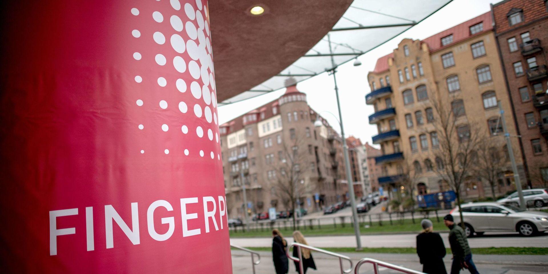 Fingerprint Cards, med huvudkontor i Göteborg, minskar förlusten men ser mörkt på den närmsta framtiden.