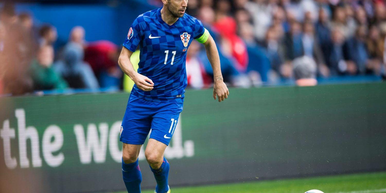 Kroatiske storstjärnan Darijo Srna är, trots att hans pappa nyligen avlidit, spelklar till fredagens EM-match mot Tjeckien.