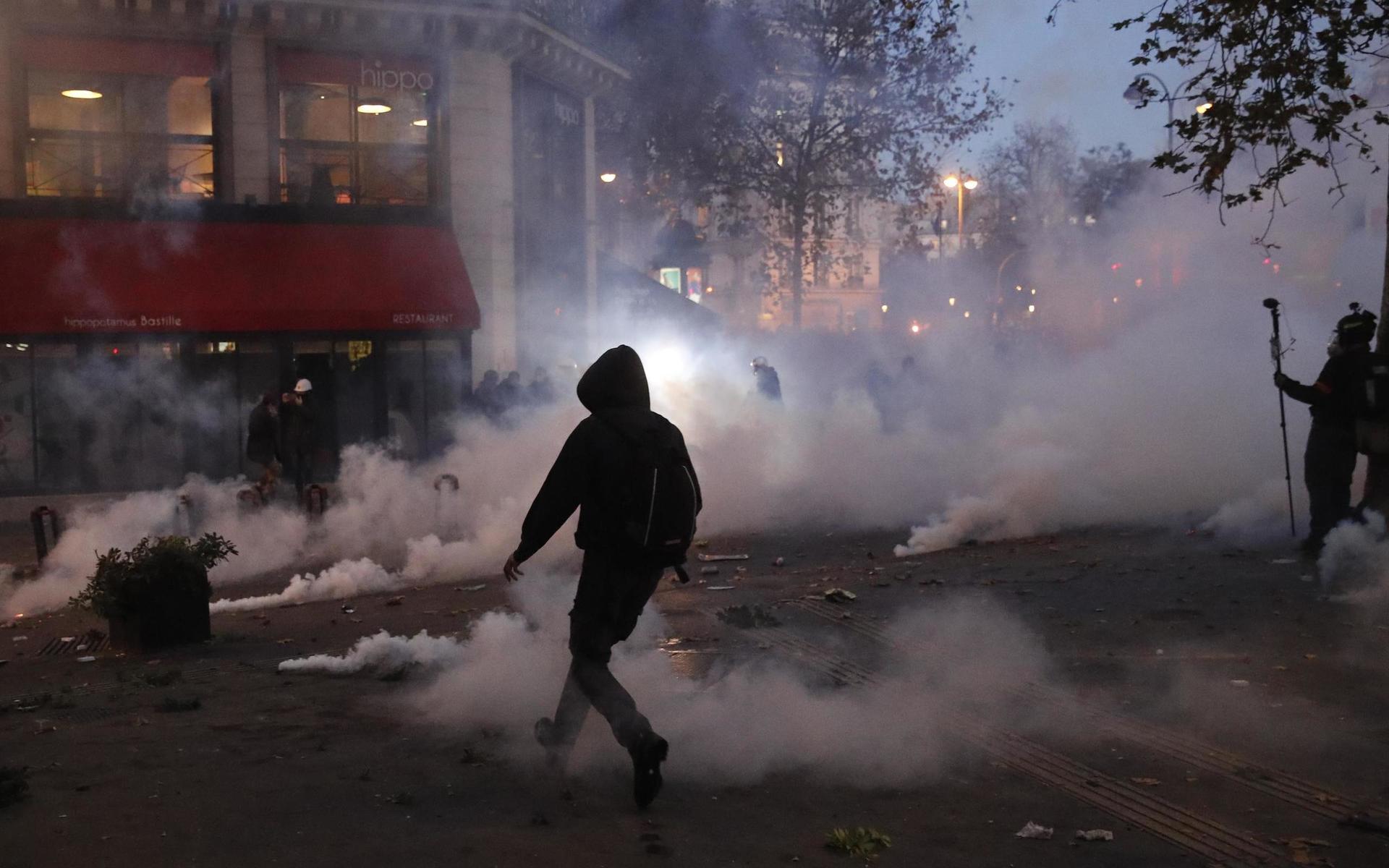 Tårgas användes mot demonstranterna.