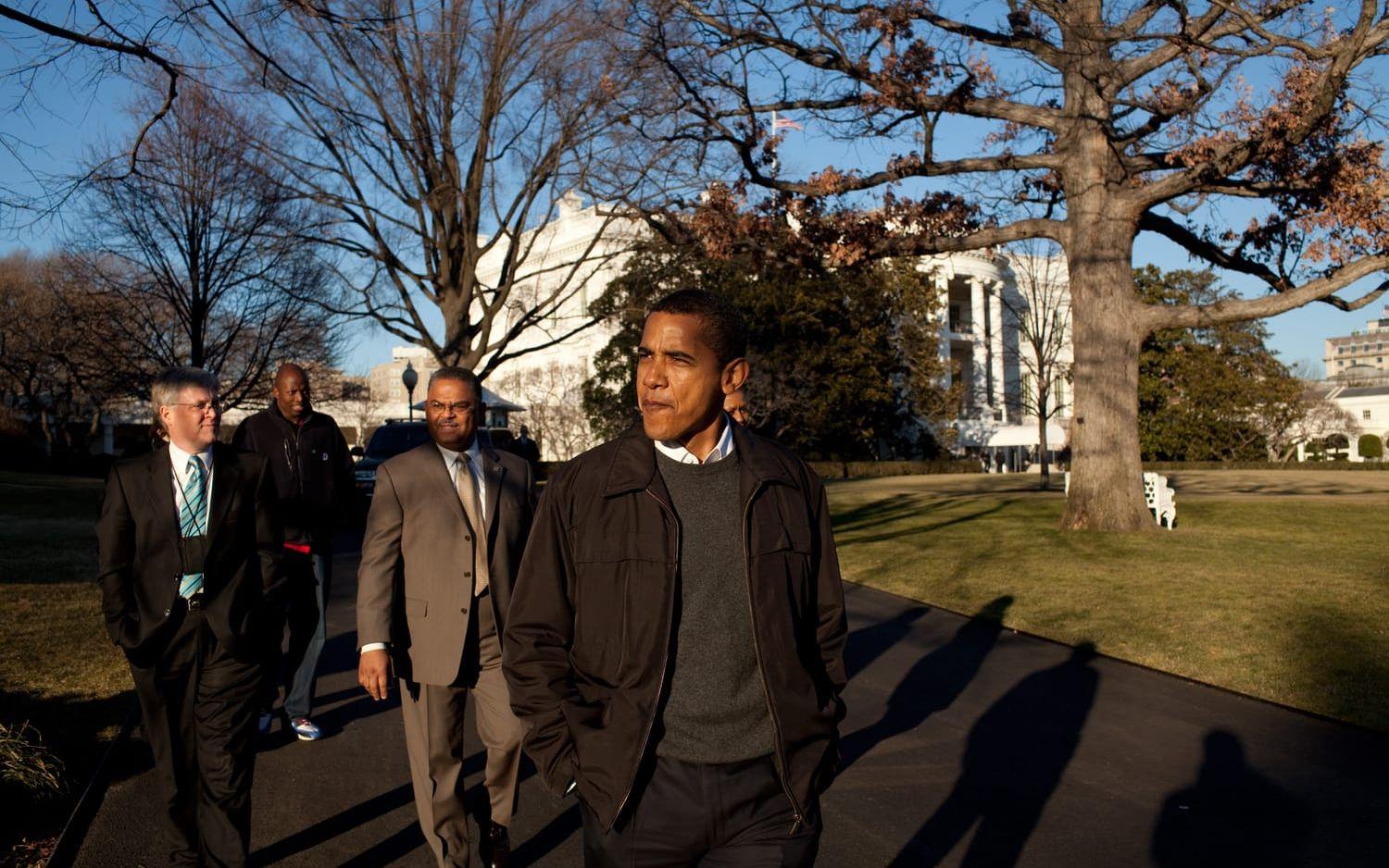 24 januari, 2009: Barack och Michelle Obama får en rundtur på området runt Vita Husets. Foto: Pete Souza / Vita Huset