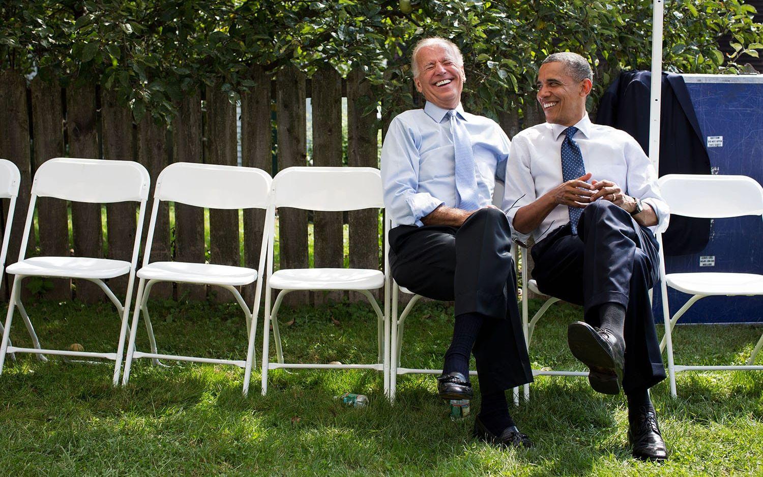 7 september, 2012: Vicepresidenten Joe Biden och Barack Obama skrattar tillsammans under valkampanjen.  Foto: Pete Souza / Vita Huset