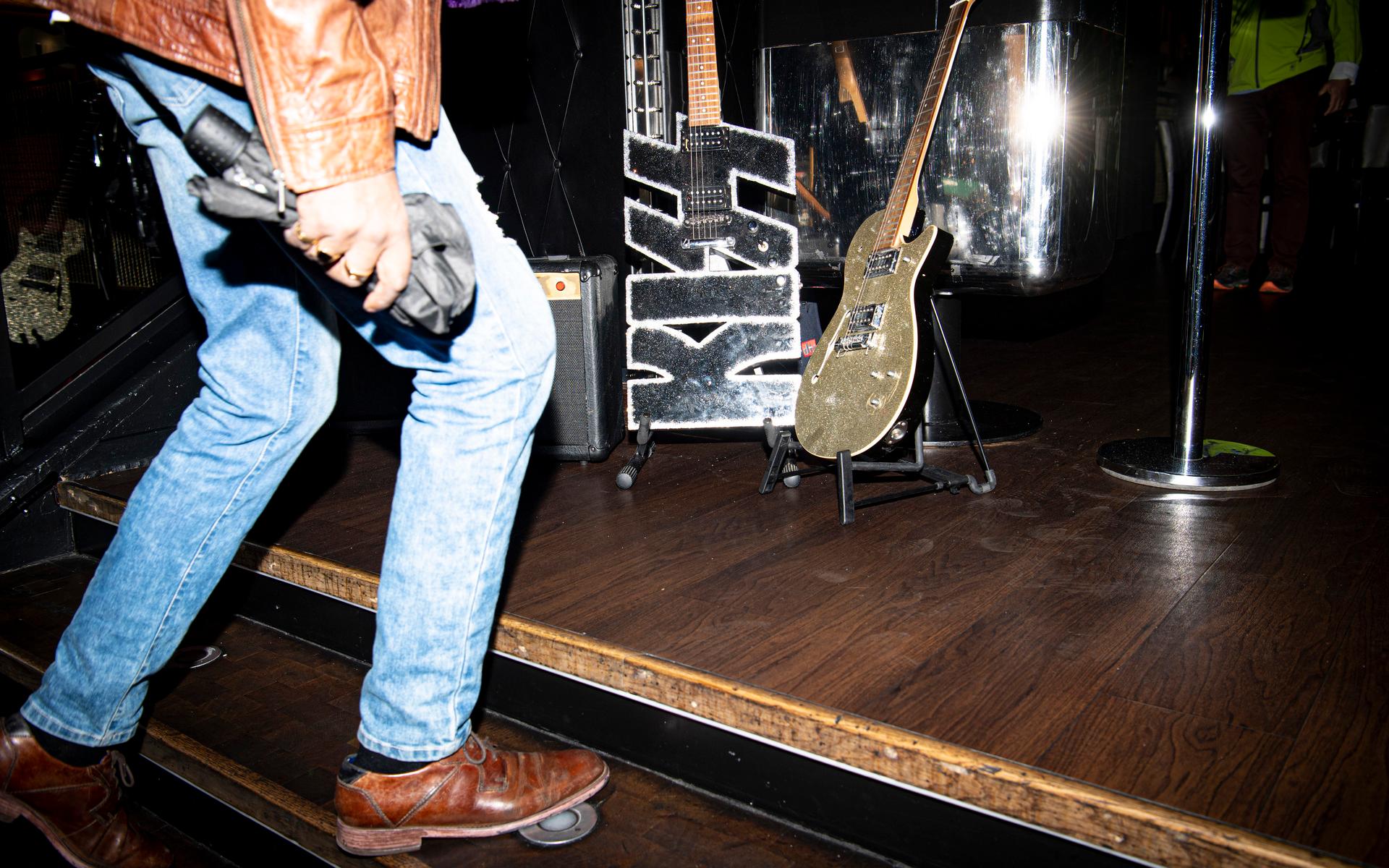 Hard rock café hade laddat med Kissattiraljer inför vad som sägs bli bandets sista Sverige-gig någonsin