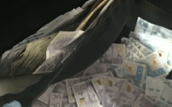 I flyktbilen hittades kontanter. Bild: Polisen