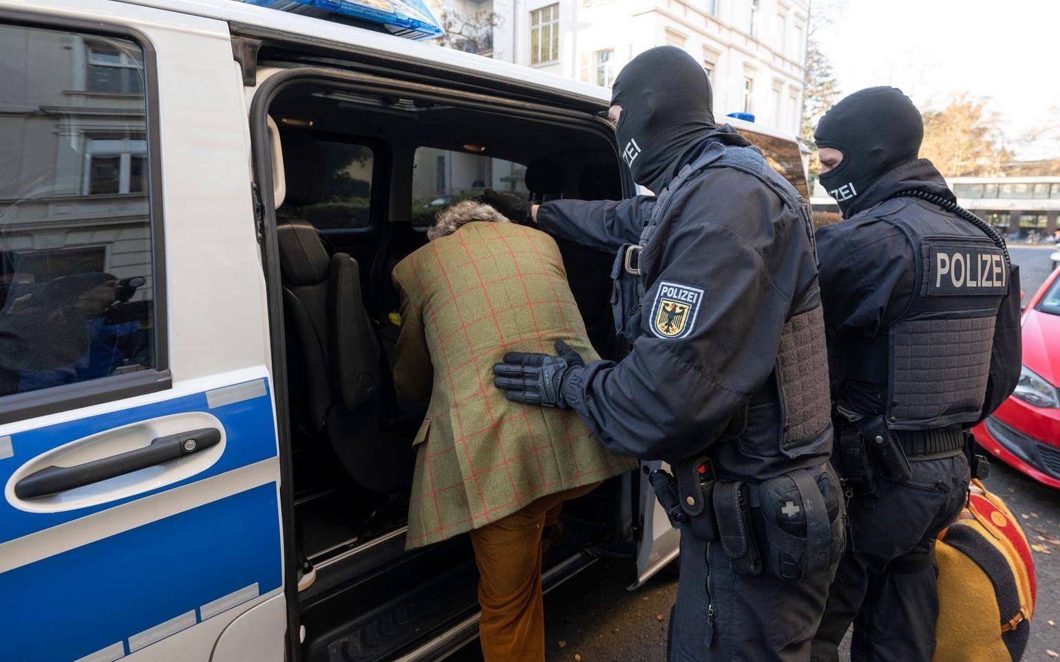 Adelsmannen Heinrich XIII Prinz Reuß, ledare för "Reichsbürger"-rörelsen, greps i en räd i Frankfurt 2022. Arkivbild.