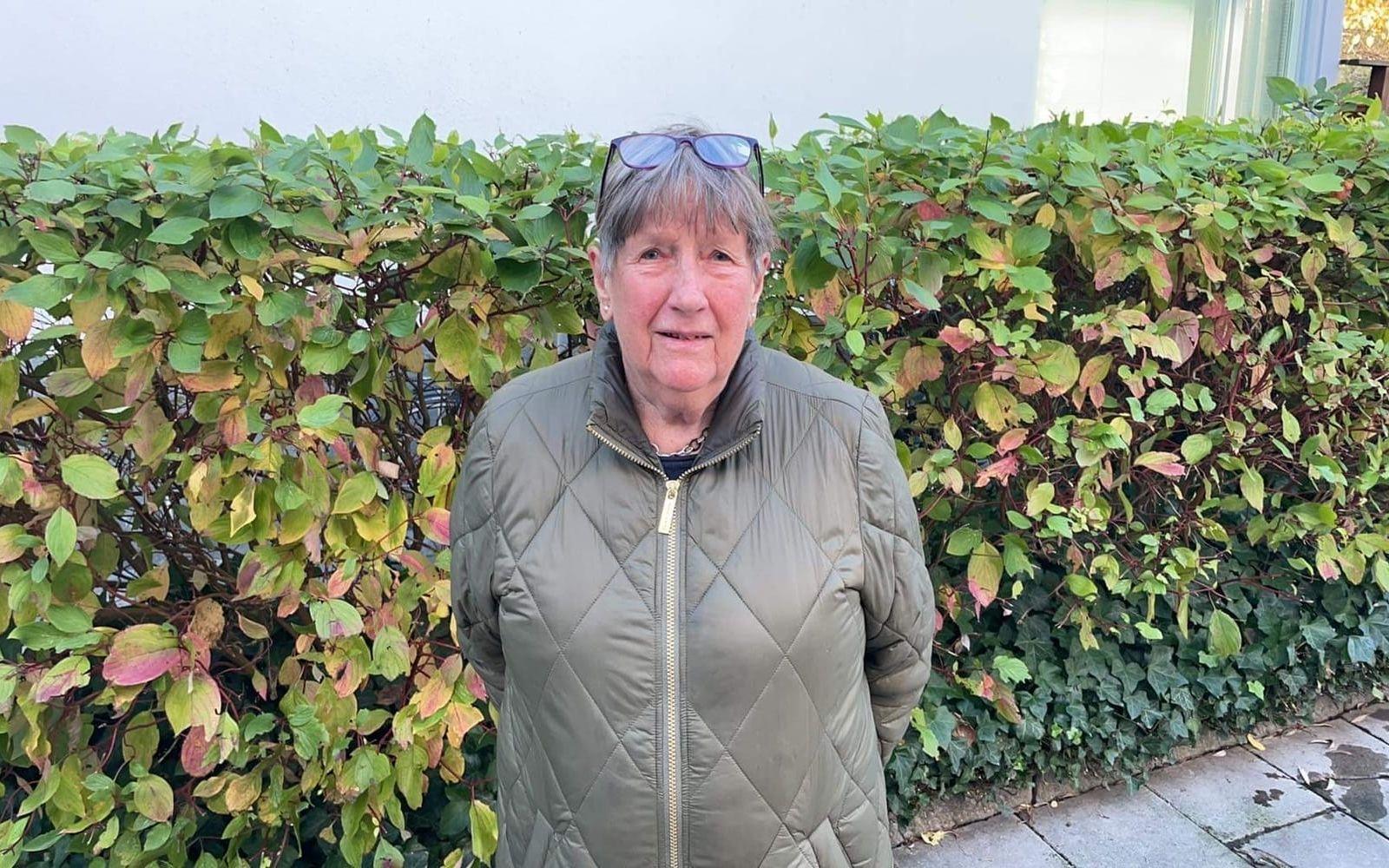 Marianne Rådström Olsson bor i huset intill där rapartisten Einár hittades skjuten till döds sent på torsdagskvällen. Hon hörde själv inte skotten, men när hon vaknade i morse såg hon flera polisbilar utanför sitt hus och förstod snabbt att någonting hade hänt.