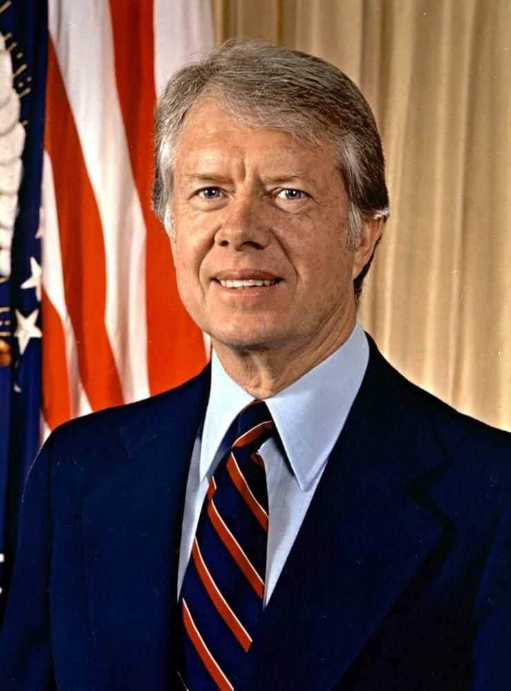 <strong>Jimmy Carter (D), 1977-1981.</strong> Under hans tids som president brottades han med en ekonomi på nedgång, försämrade relationer med Sovjet och förlorade politiska poäng på gisslankrisen i Iran 1979-1980. Hans arbete med mänskliga rättigheter och medlare i internationella konflikter under och framför allt efter presidentposten gav honom Fredspriset 2002.