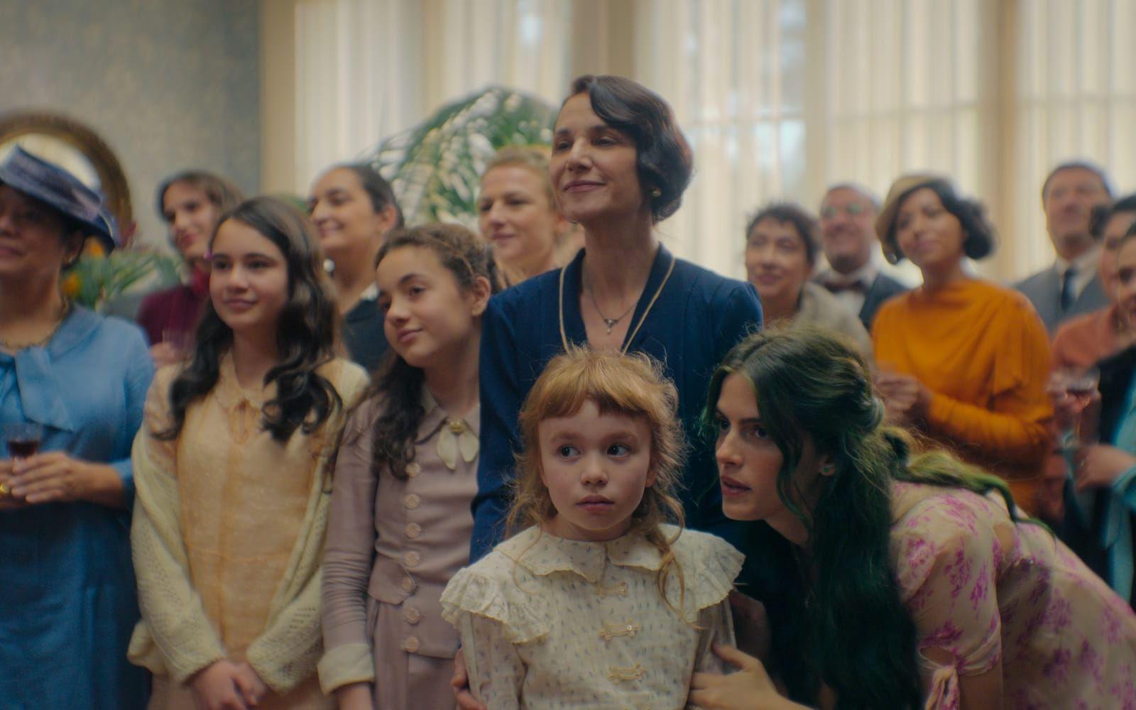 Isabel Allendes familjesaga har blivit miniserie i åtta delar på Prime Video.