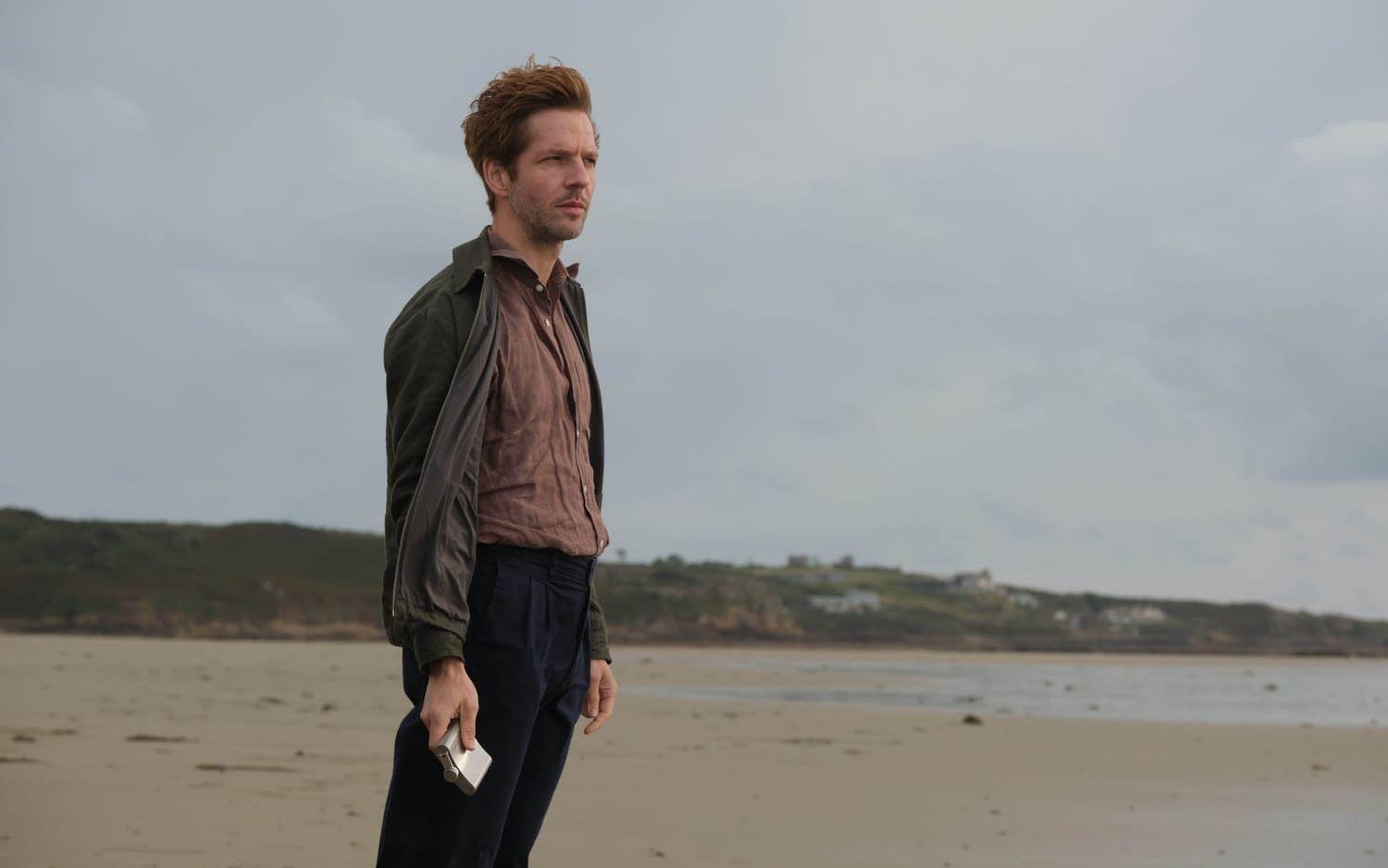 Damien Molony spelar polisen Jim Bergerac i den nya versionen av 80-talsserien. 