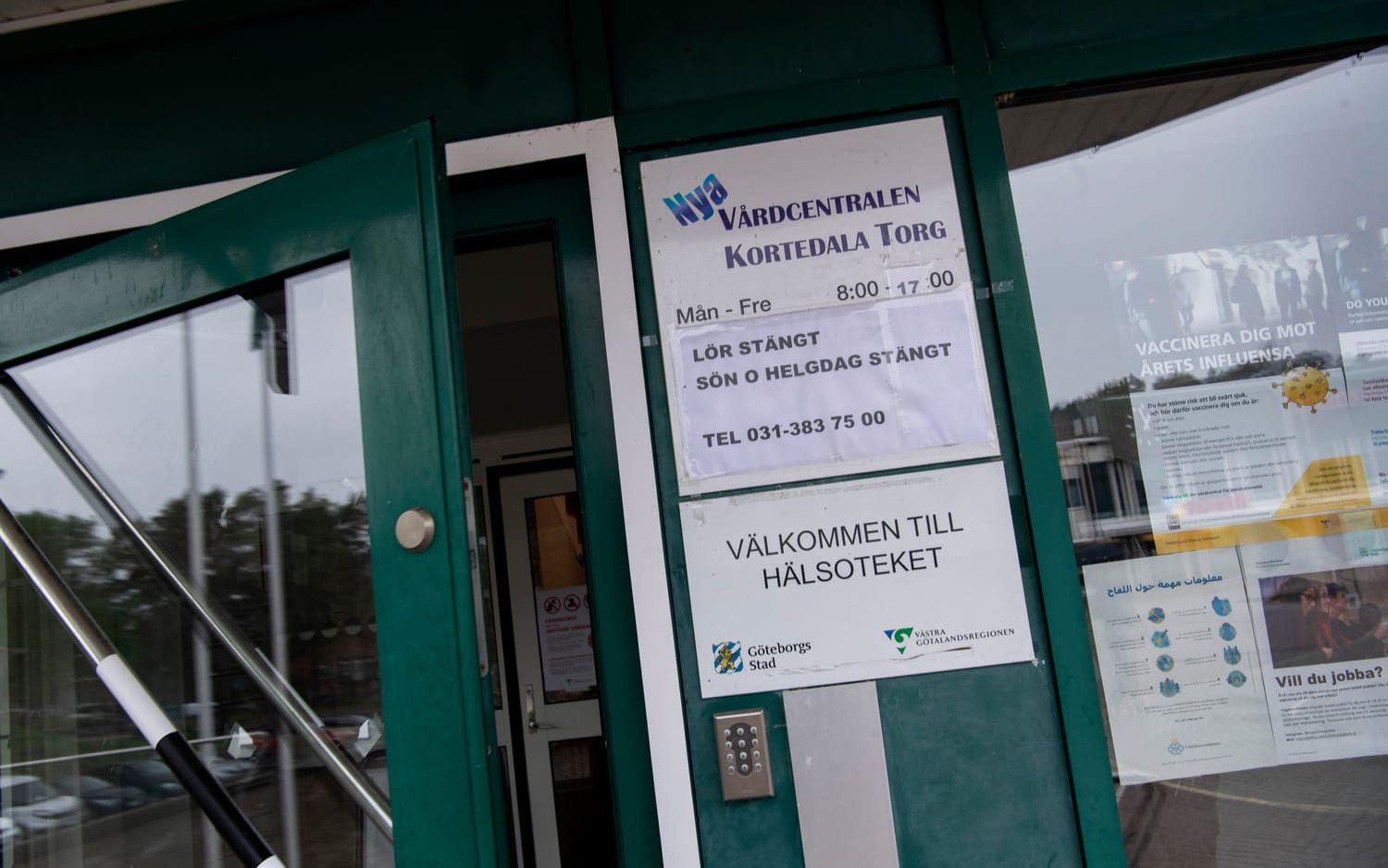 Nya Vårdcentralen vid Kortedala Torg håller fortsatt öppet och bedriver enligt Västra Götalandsregionen patientsäker vård.